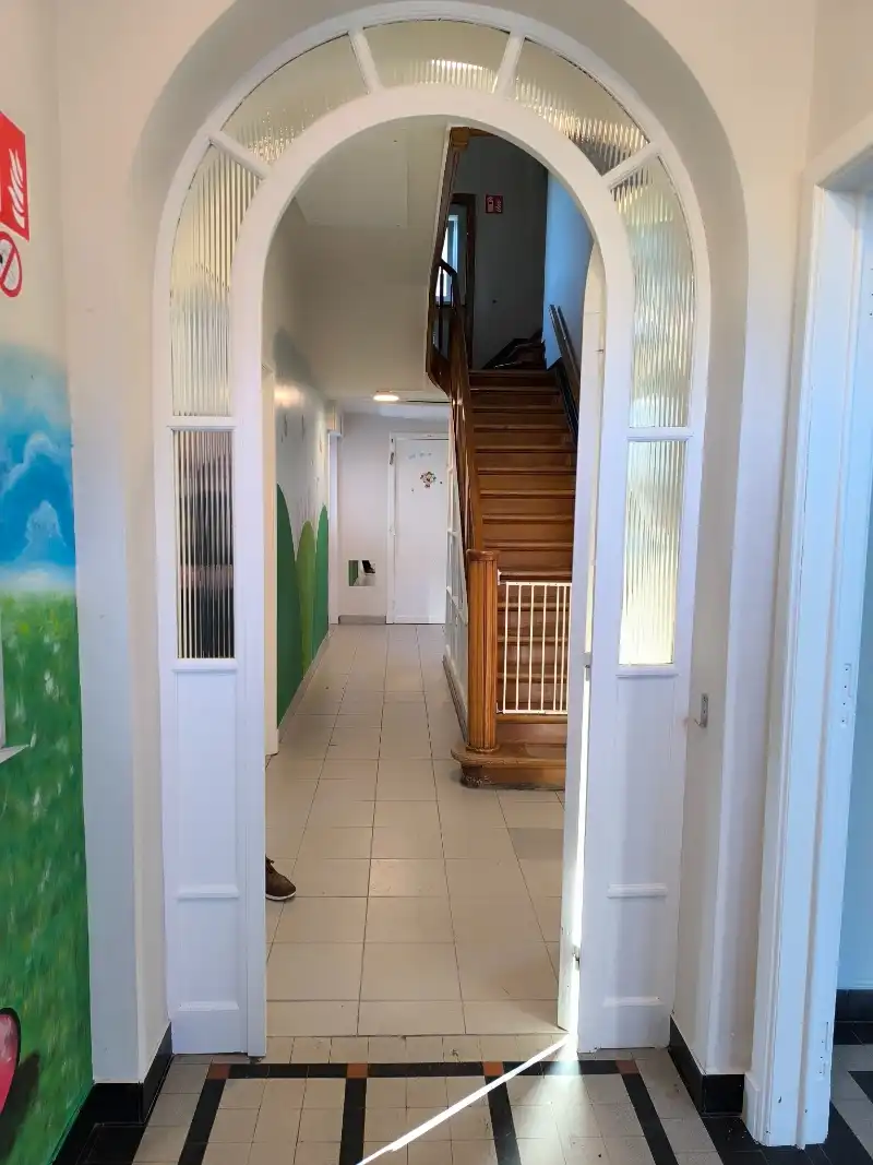 Ruime alleenstaande woning foto 3