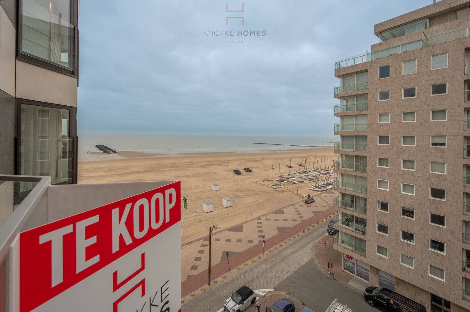 Volledig gerenoveerd vakantie-appartement met breed zijdelings zeezicht foto 9
