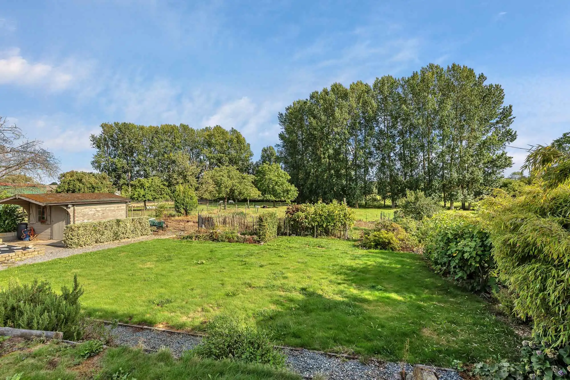 Goed onderhouden villa op groot perceel met 4 slaapkamers foto 21
