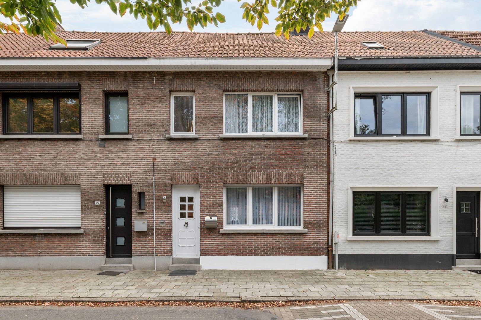 Hoofdfoto van de publicatie: Verzorgde woning met 4slpks met zonnige tuin in Schoten
