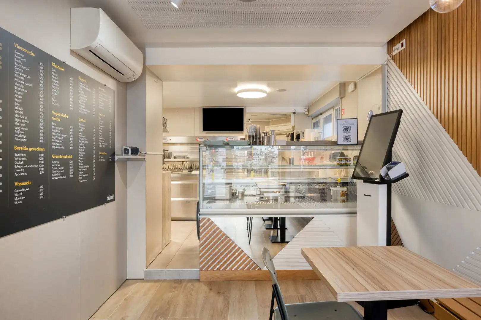 Opbrengsteigendom met handelspand en 3 appartementen te koop in Heverlee op een super ligging! foto 5