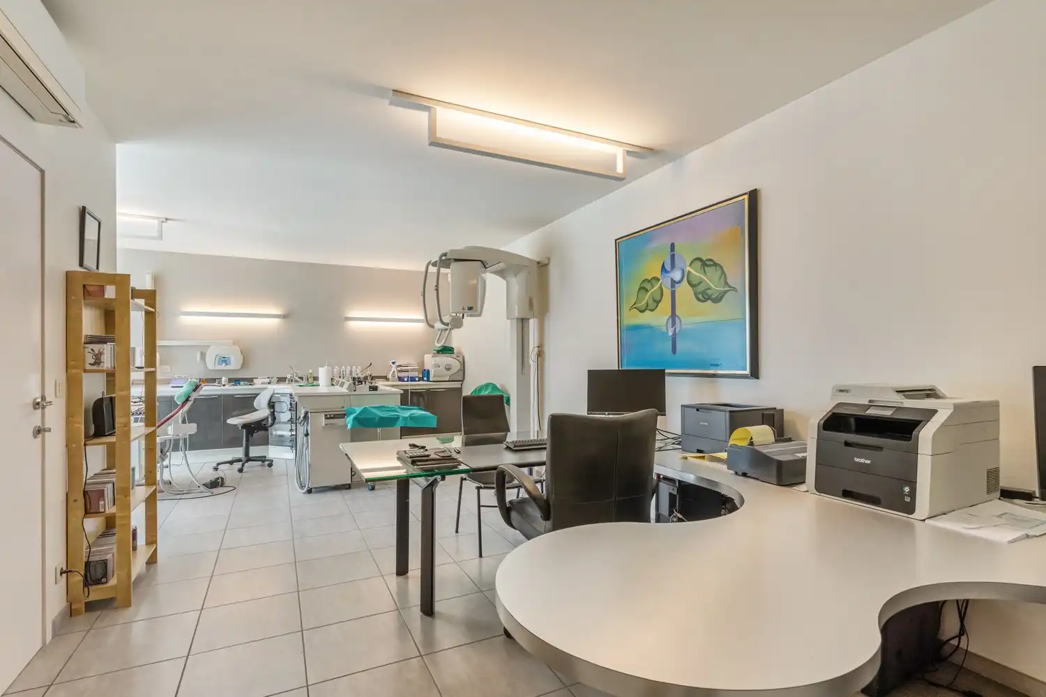 Woning met aparte praktijkruimte(opslagruimte) op strategisch gelegen locatie, instapklaar en energiezuinig! foto 25