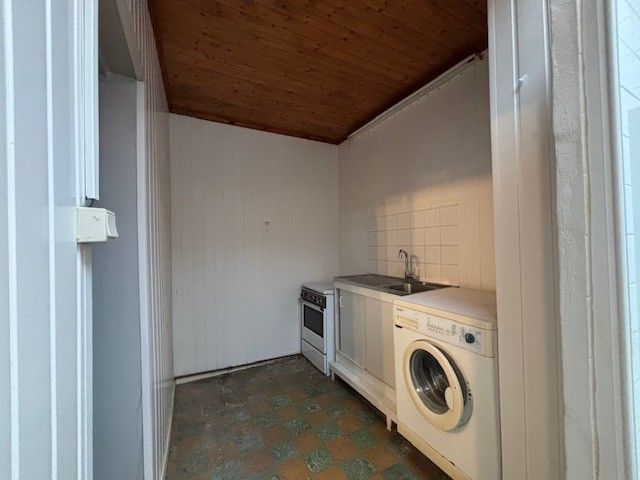 Te renoveren huisje met 2 slaapkamers (4 mogelijk) naast gezellig beluikje aan Sint- Amandsplein. foto 7