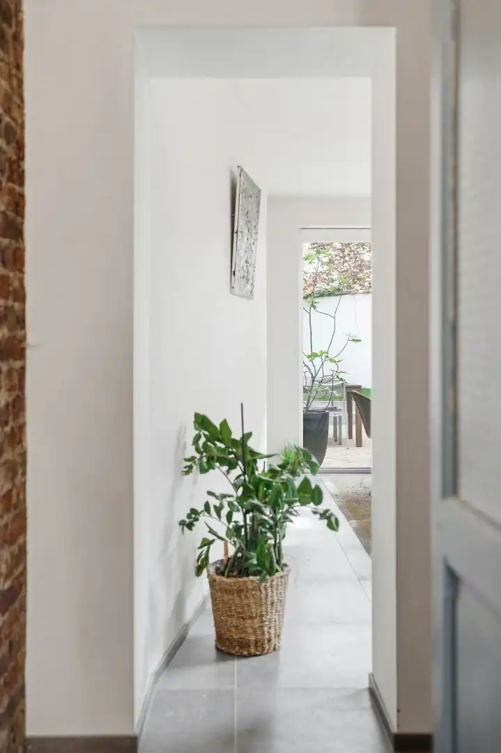 Exclusief gerenoveerde herenwoning met 4 slaapkamers, 2 badkamers en een adembenemende stadstuin. foto 39