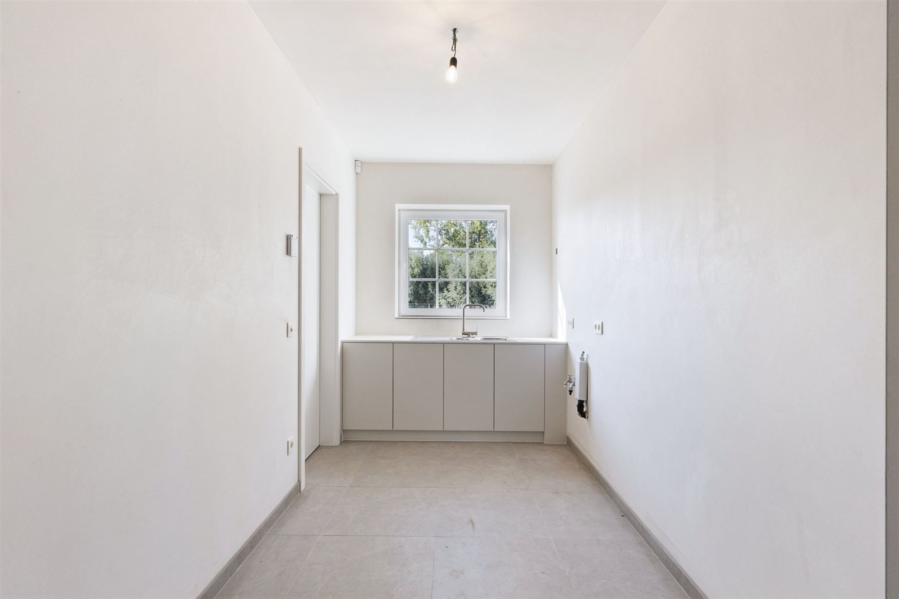 Zeer ruime nieuwbouwwoning gelegen op een groot zonnig perceel foto 7