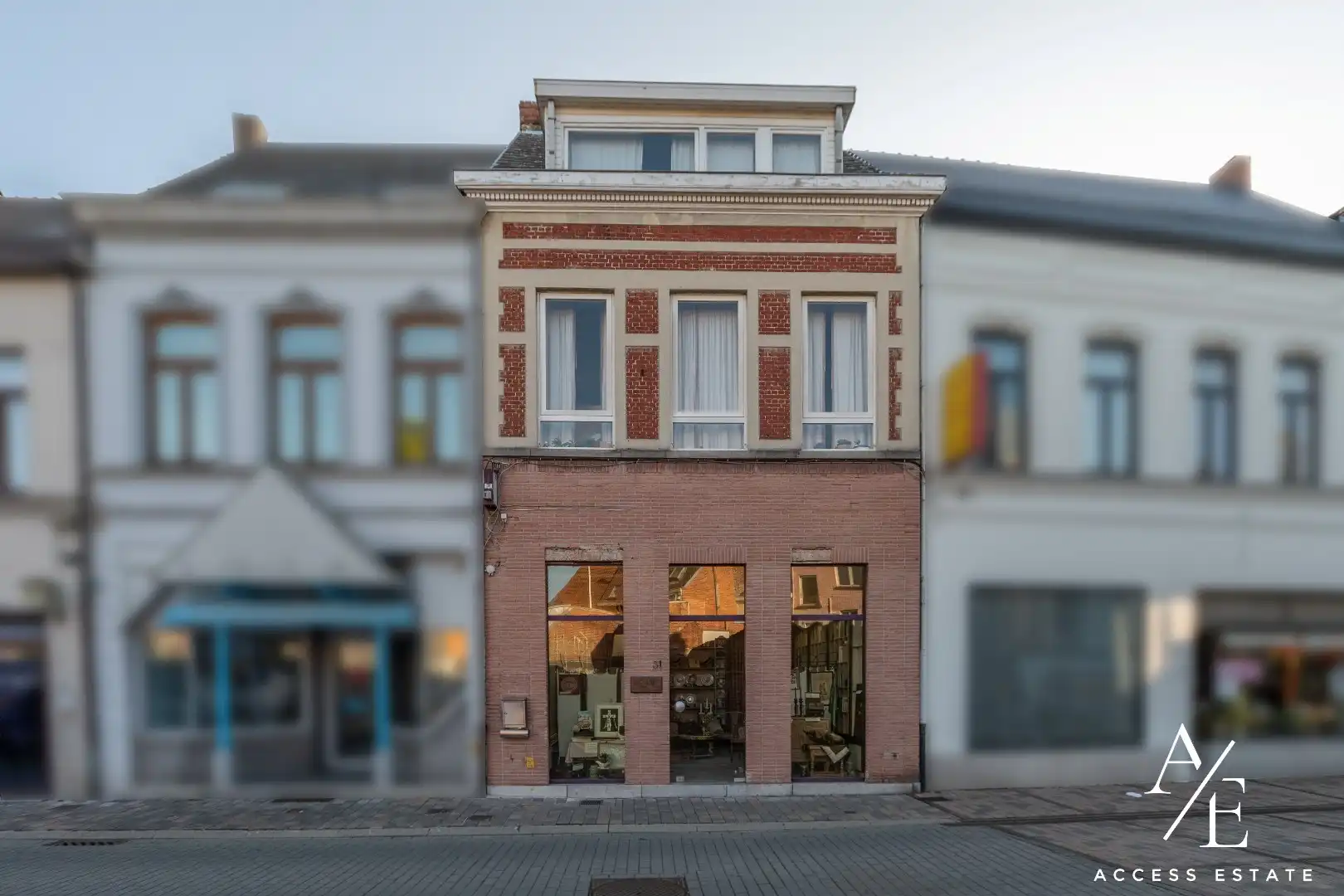 WETTEREN - Te renoveren handelshuis in het centrum! foto {{pictureIndex}}
