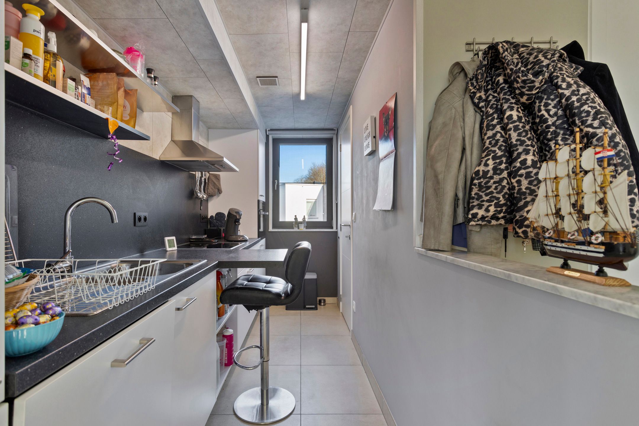 Recent appartement met 2 slpk & parking foto 6