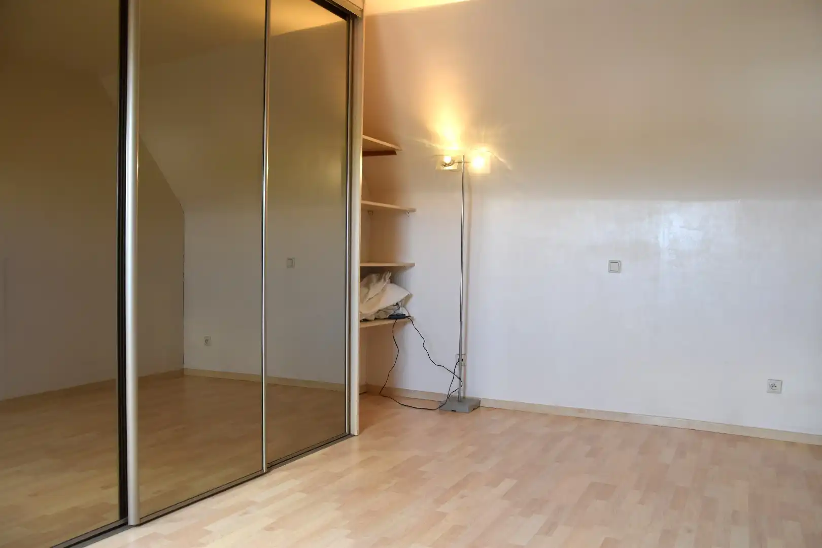 Dakappartement met 3 slaapkamers te koop in hartje Gullegem foto 13