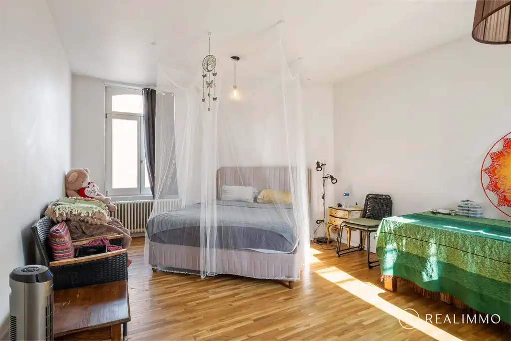 Authentiek gerenoveerde woning met ruim terras in hartje Avelgem foto 12