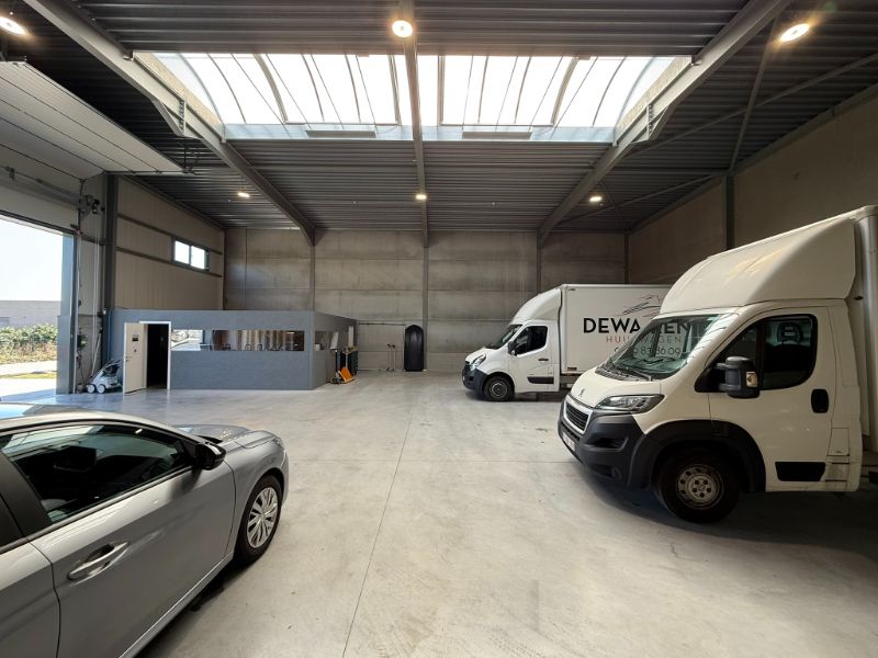 Opbrengsteigendom met verhard terrein aan straatzijde (45m²) te koop op TOPlocatie foto 3