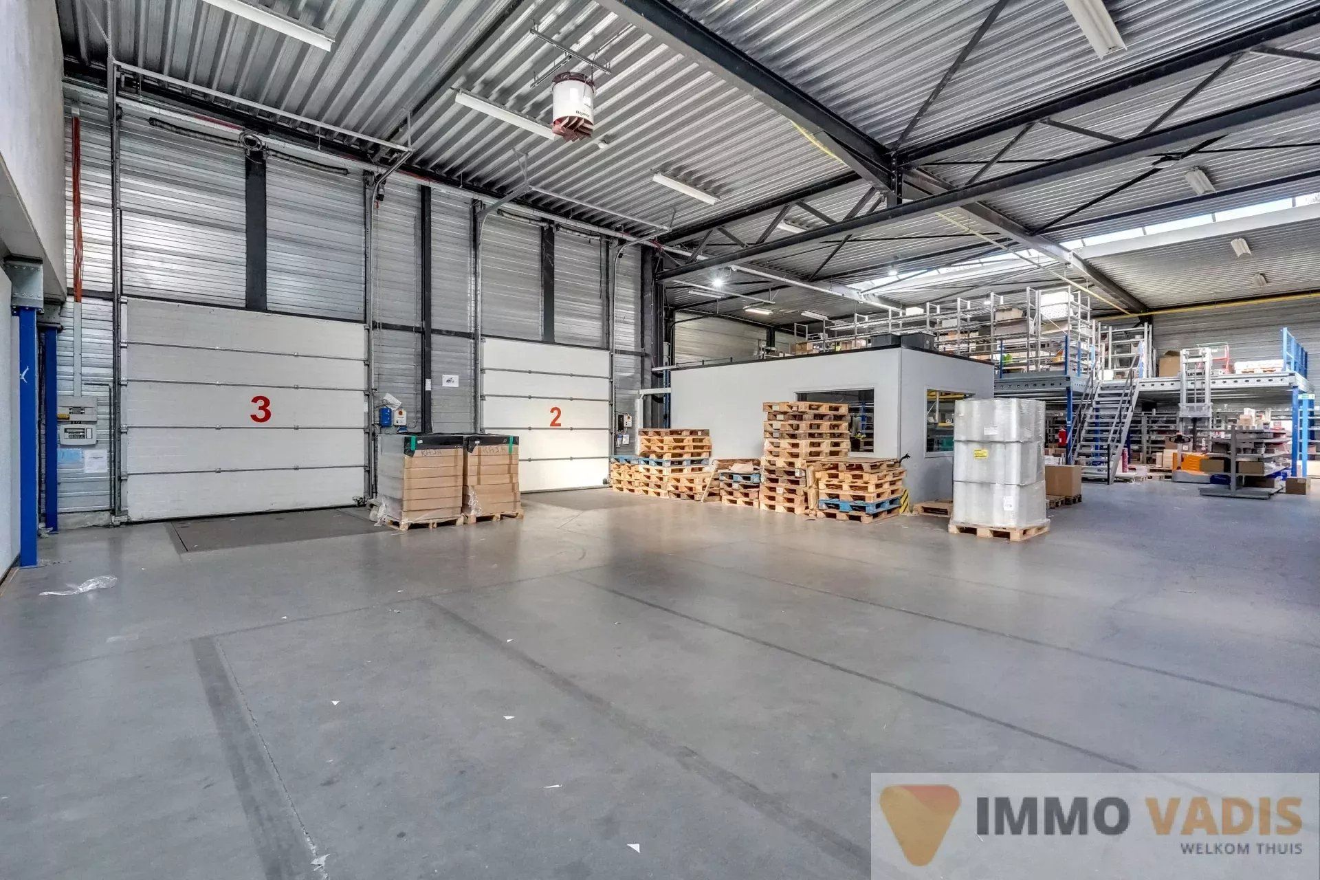Industrieel gebouw op strategische locatie foto 11