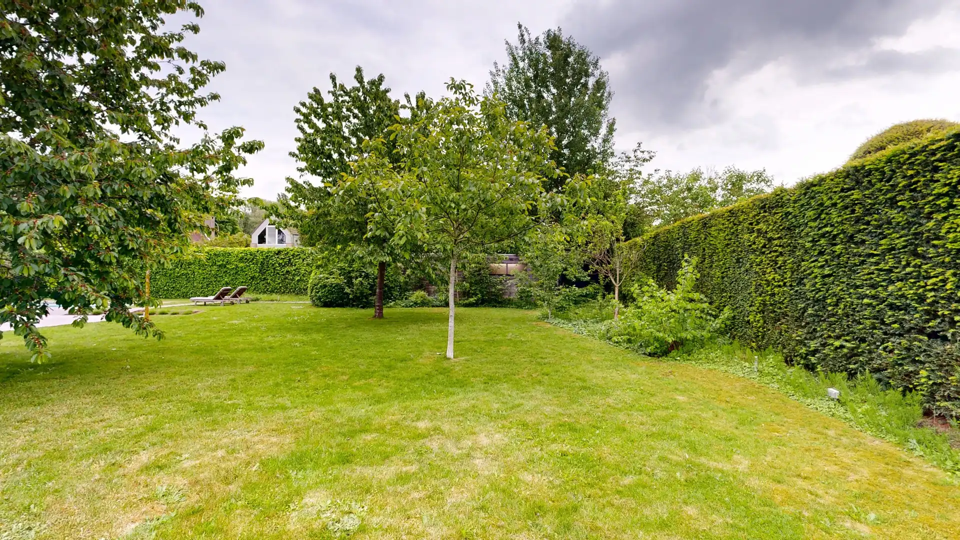 Bouwgrond van 647 m² op residentiële ligging. foto 2