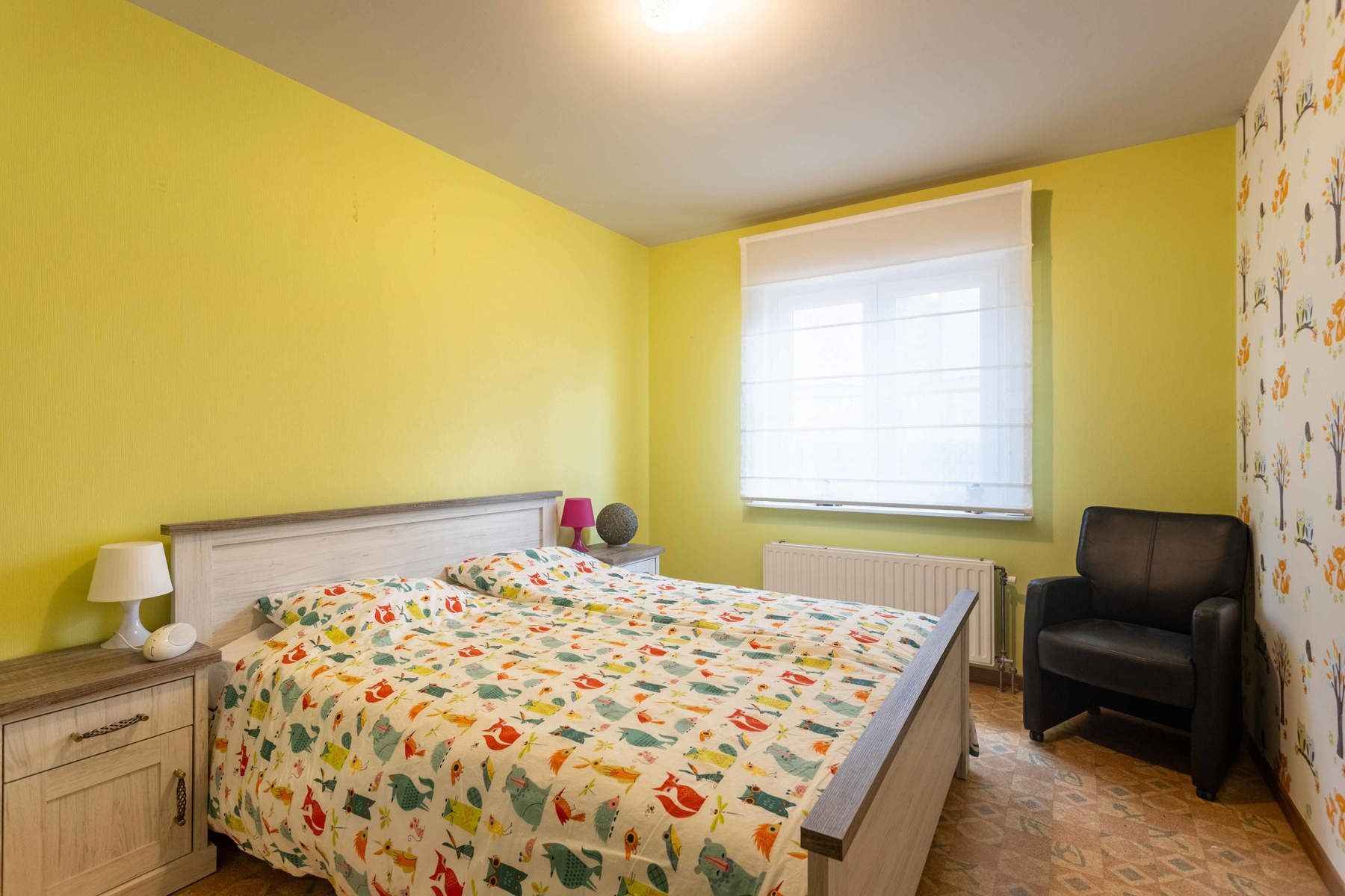 Instapklaar woning met 4 slpk, tuin + dub. garage foto 17