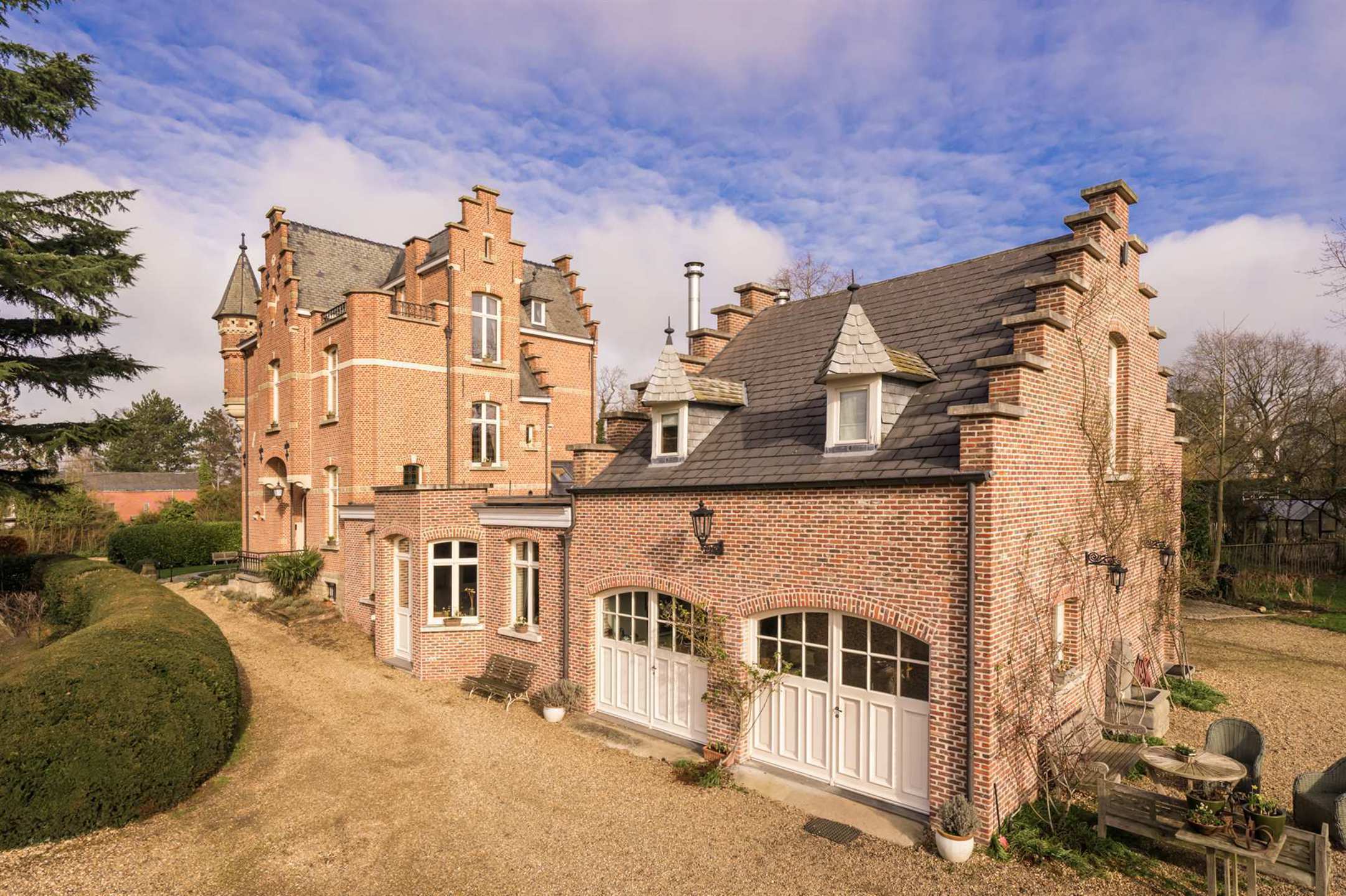 Uitzonderlijke kasteelvilla met siertuin en boomgaard foto 19