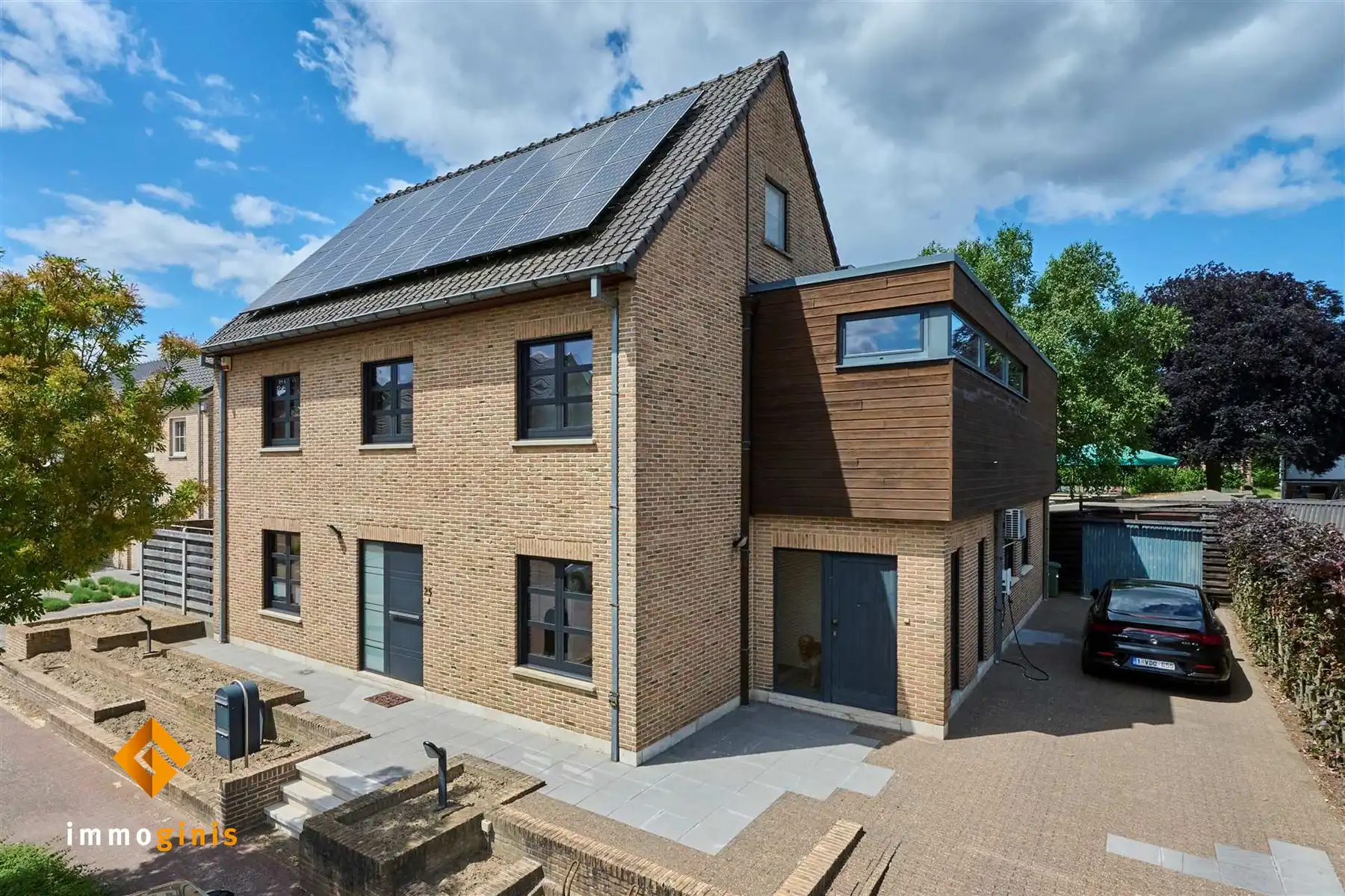 Zéér ruime woning met 3 tot 6 slaapkamers en praktijkruimte. Perceel van 7a86ca in centrum Bocholt! foto {{pictureIndex}}