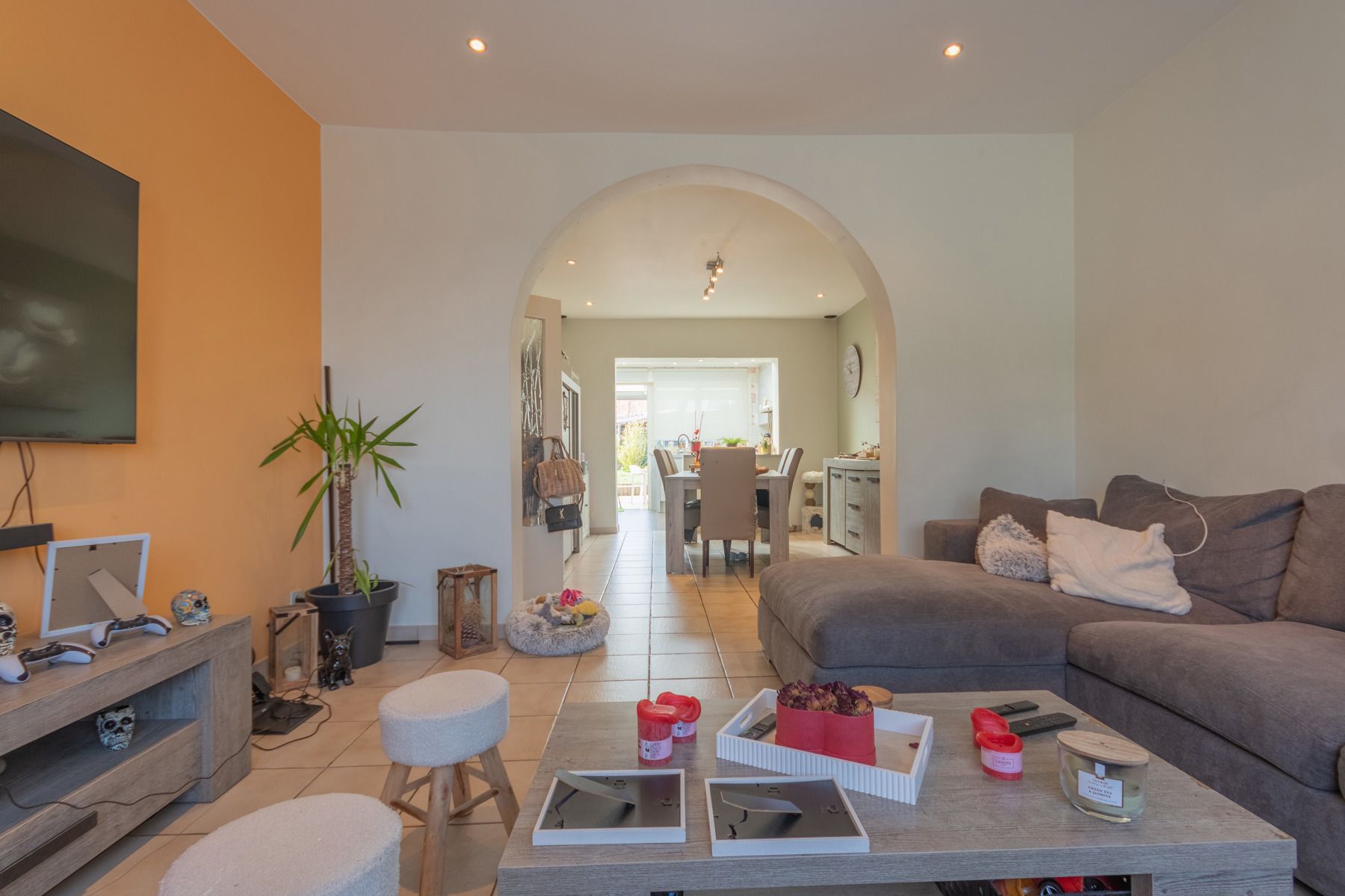 Goed onderhouden woning met 4 slaapkamers en leuke tuin foto 4