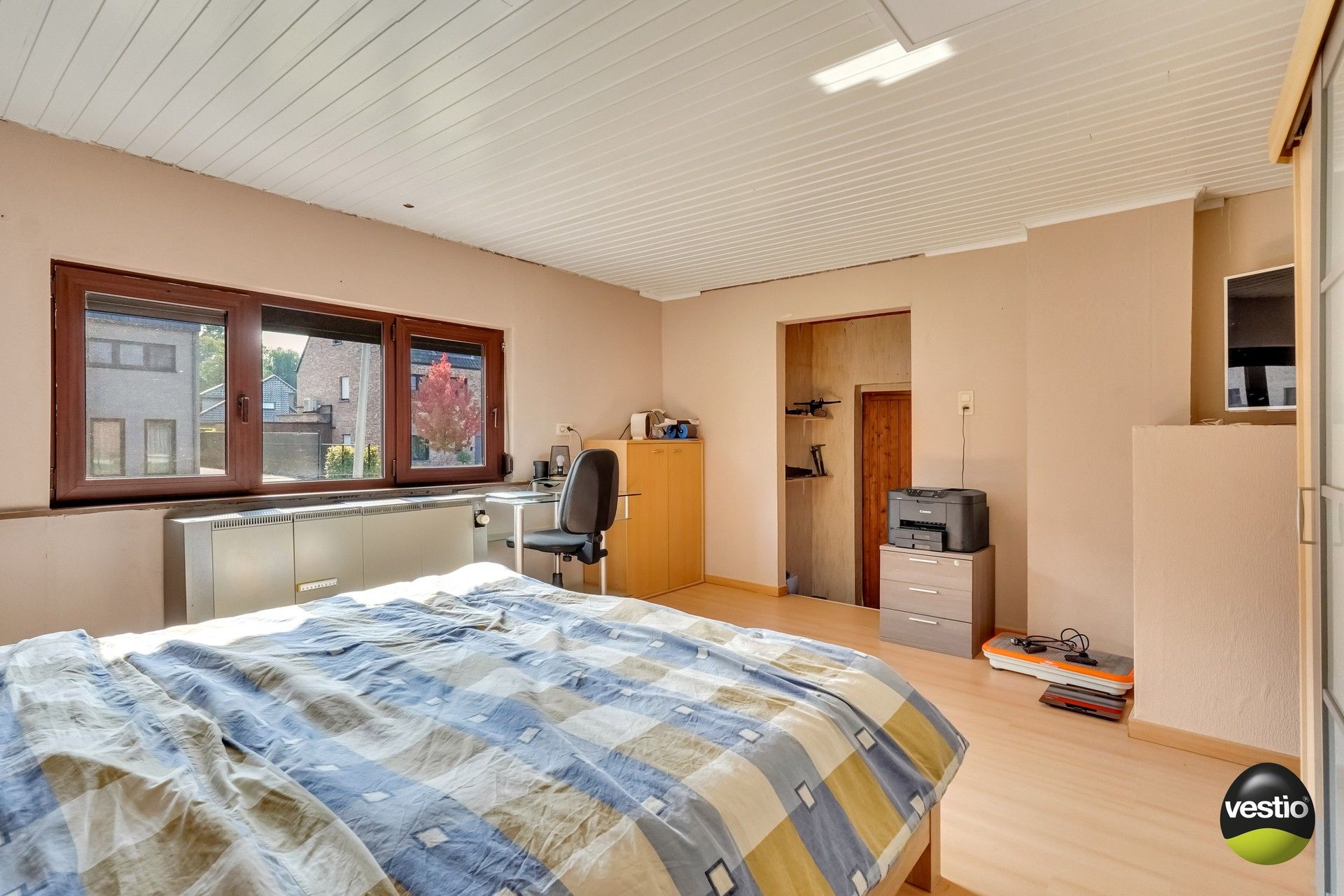 GELIJKVLOERSE BUNGALOW BOORDEVOL POTENTIEEL foto 16