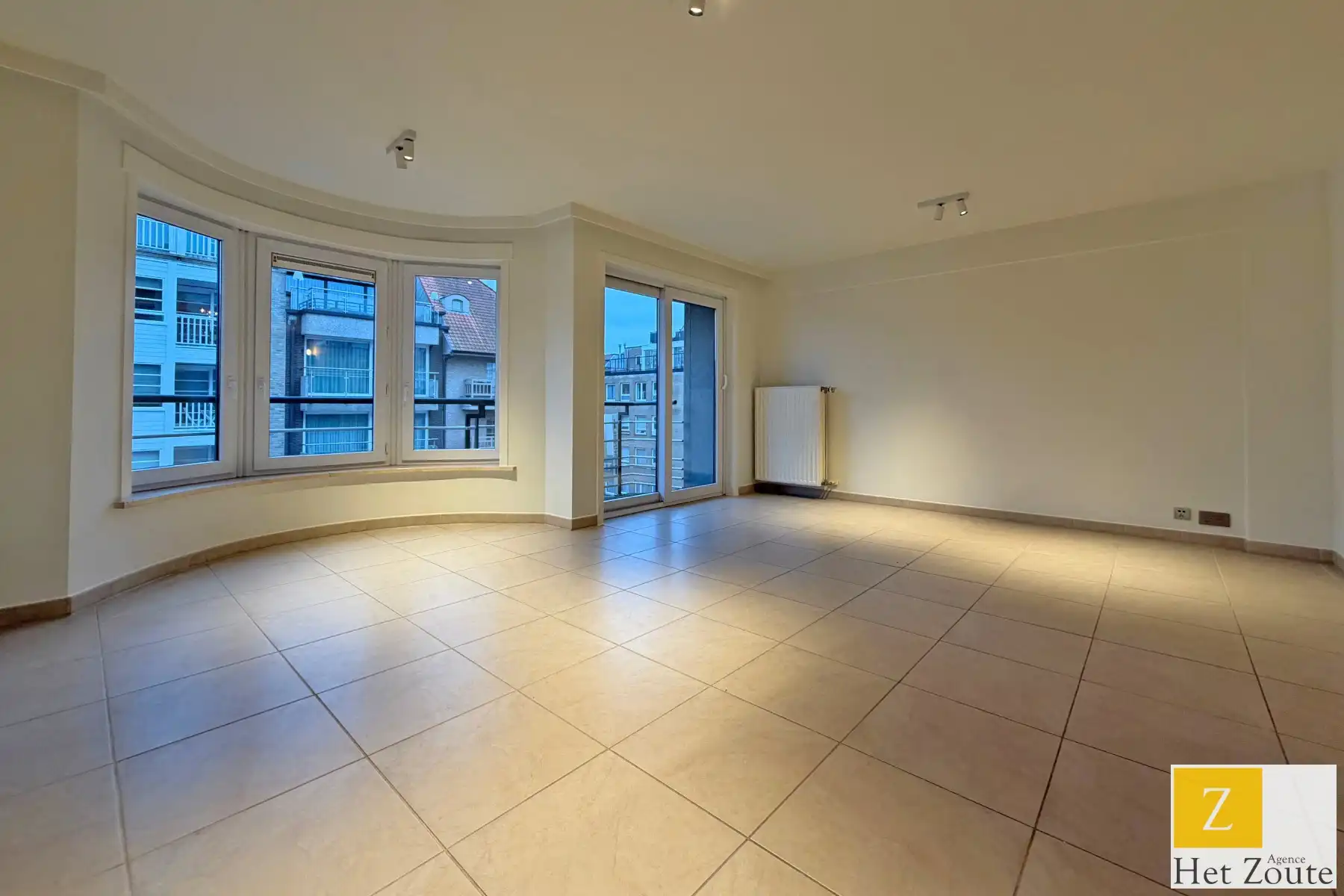 Opgefrist appartement op toplocatie - centrum Knokke foto 2