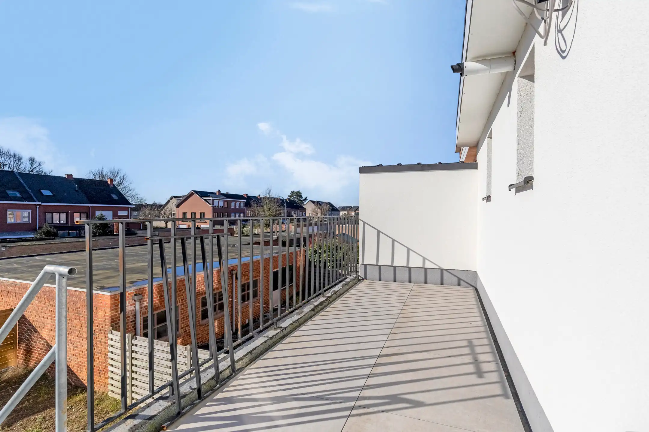 Zeer ruim appartement met 3 slaapkamers, 2 badkamers en tuin foto 16