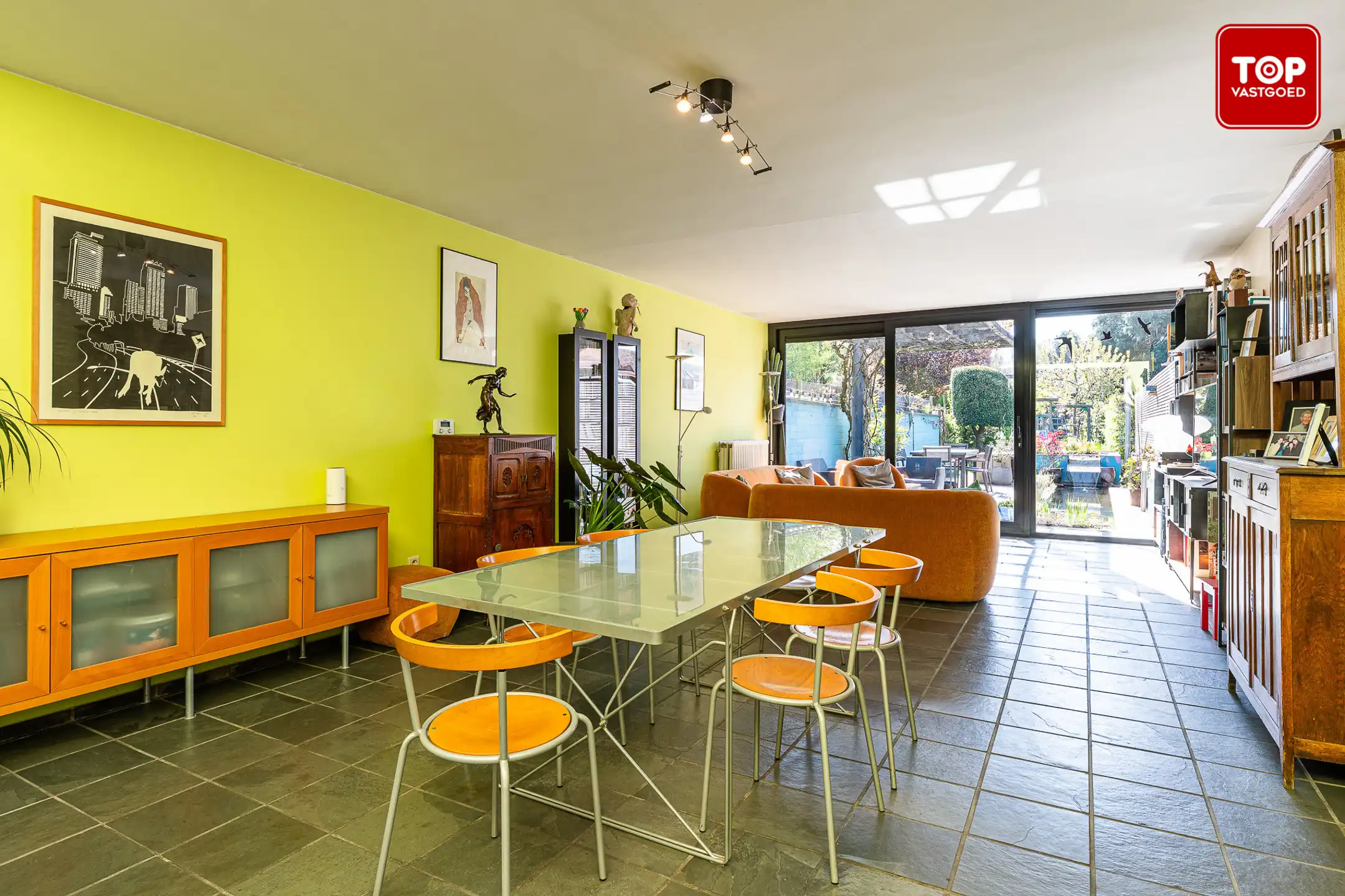 Instapklare woning met 4 slaapkamers, garage en prachtige tuin.  foto 4