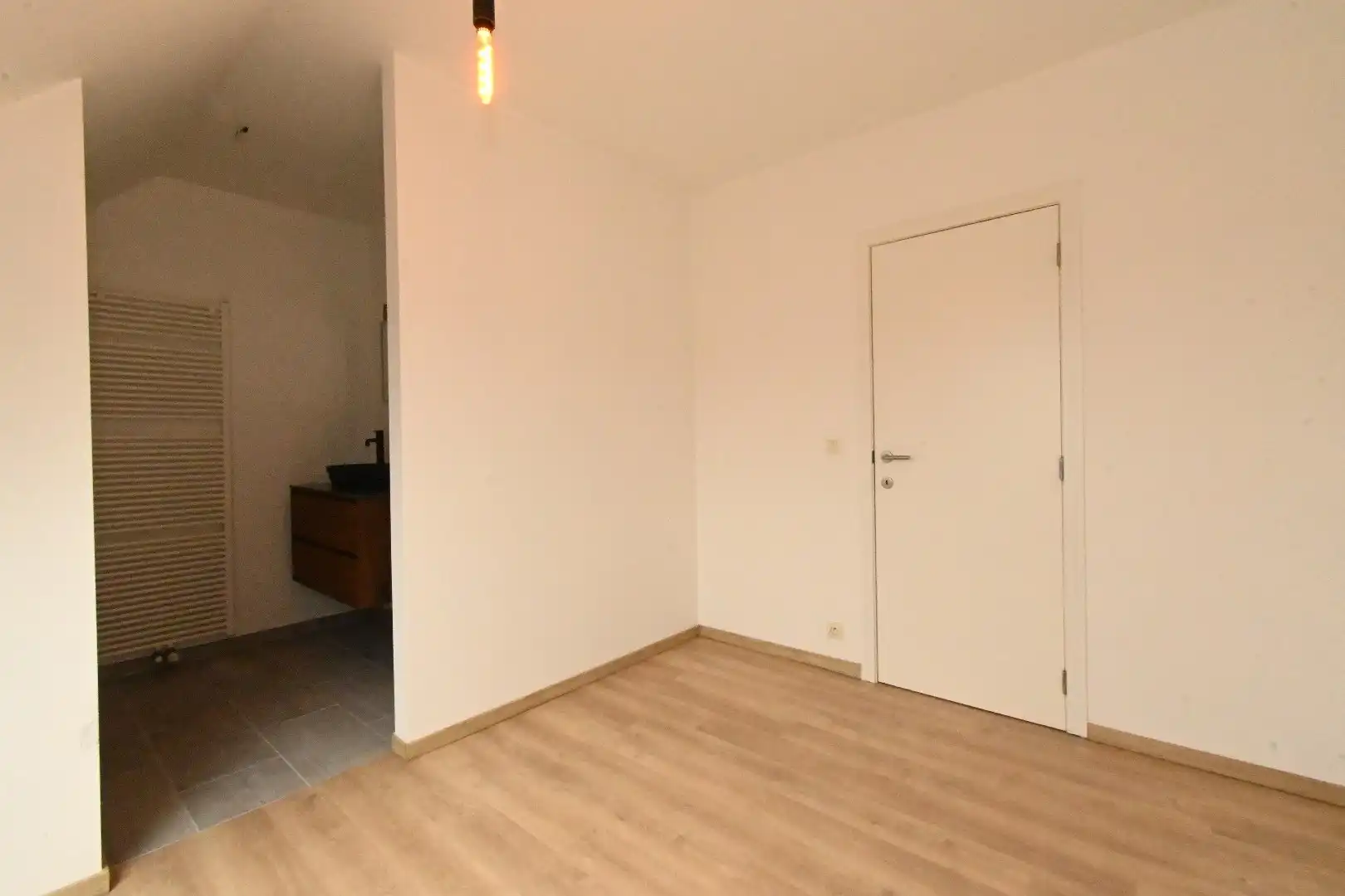 Dakappartement met 2 slaapkamers gelegen dorpskern Knesselare foto 22