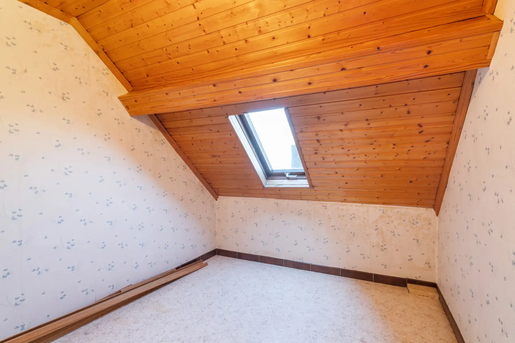 Woning met 4 slaapkamers, garage en tuin foto 11