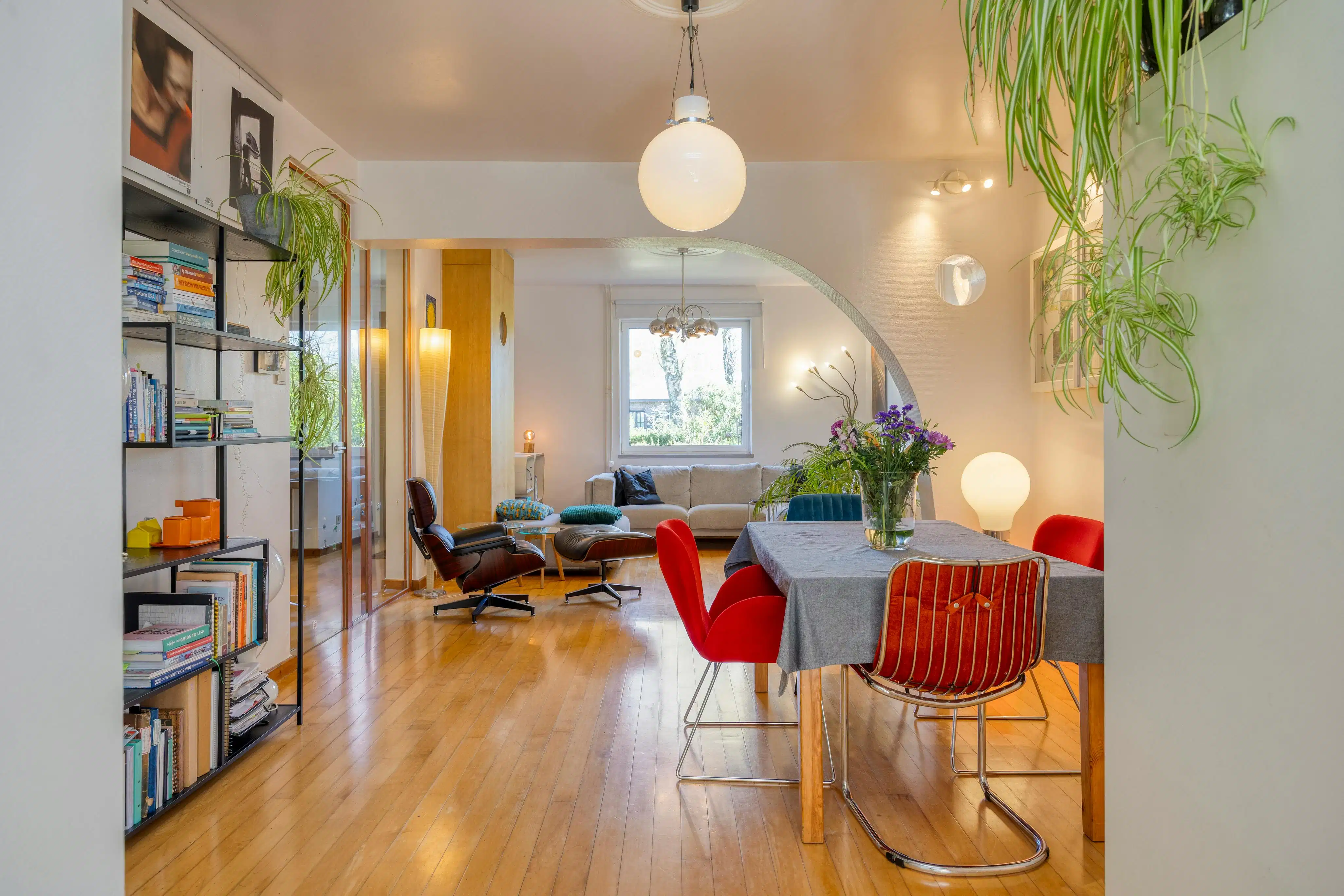 Instapklare gezinswoning met 5 slaapkamers en ruime tuin foto 5