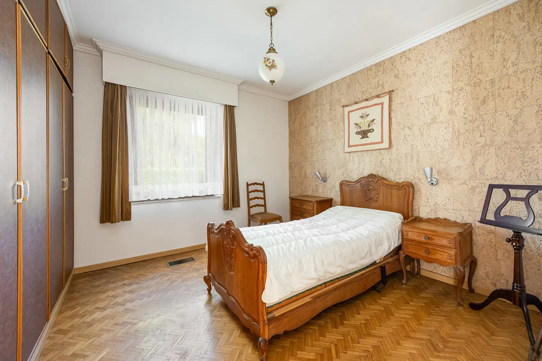 Te renoveren gelijkvloerse woning op ca. 1400 m² foto 16