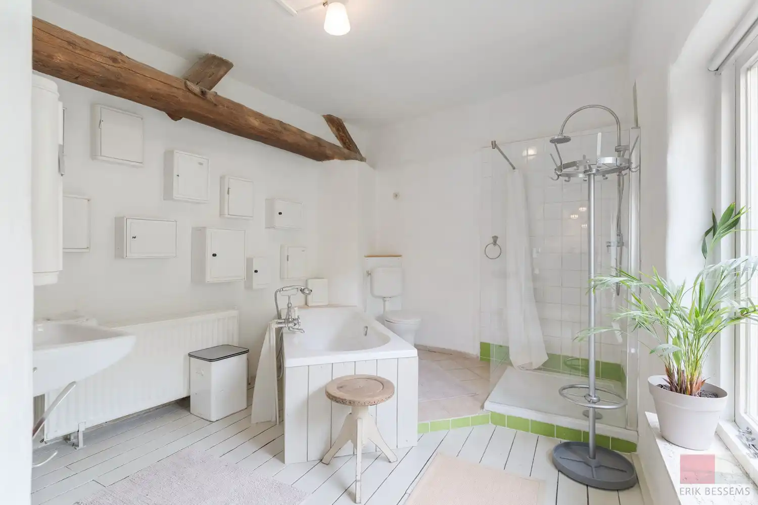 Karaktervolle woning uit 1668, met een bewoonbare oppervlakte van ca. 233 m² op een royaal perceel van 1.837 m² foto 15