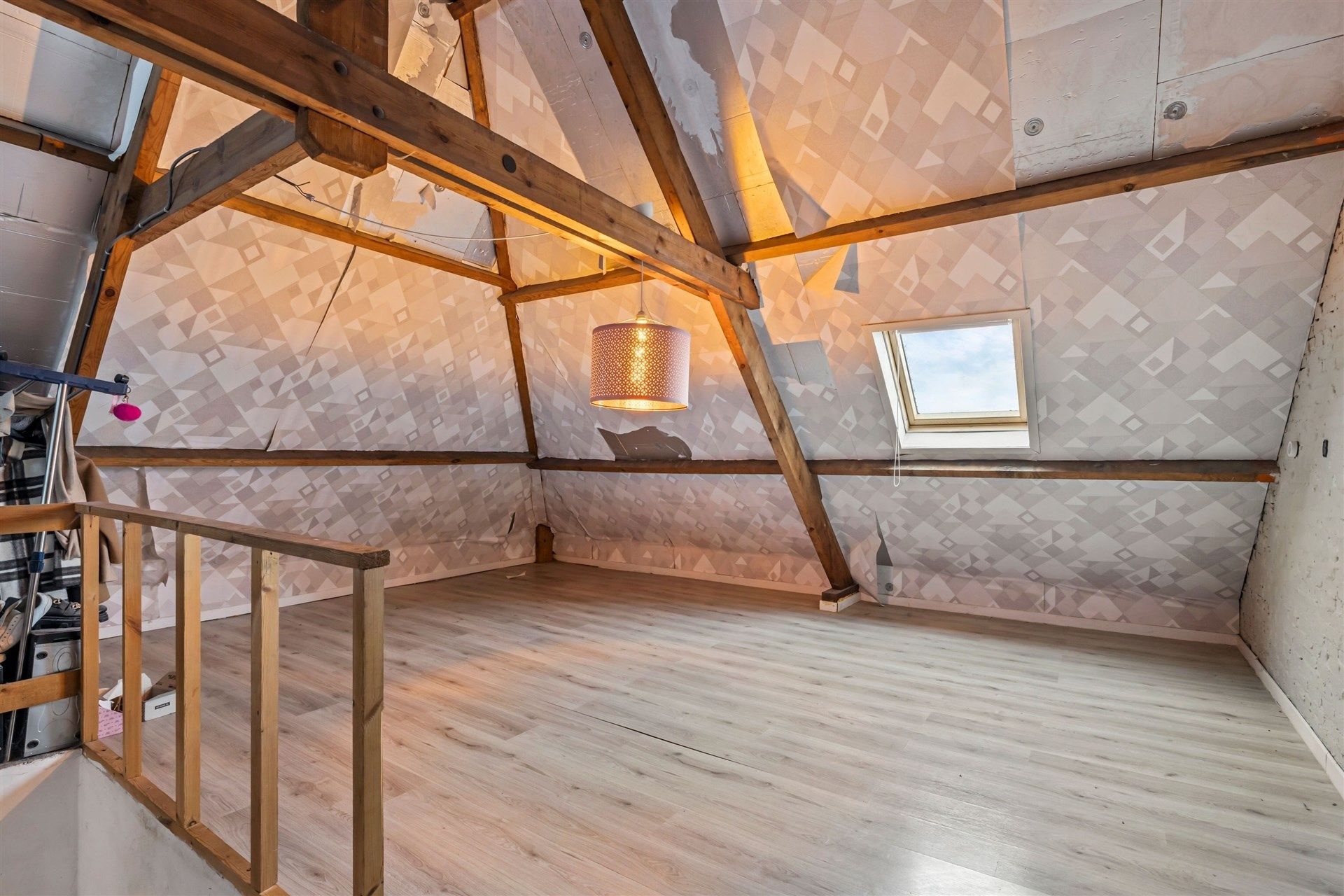 Solide gezinswoning met 2 slaapkamers, uitgestrekte tuin en garage foto 17