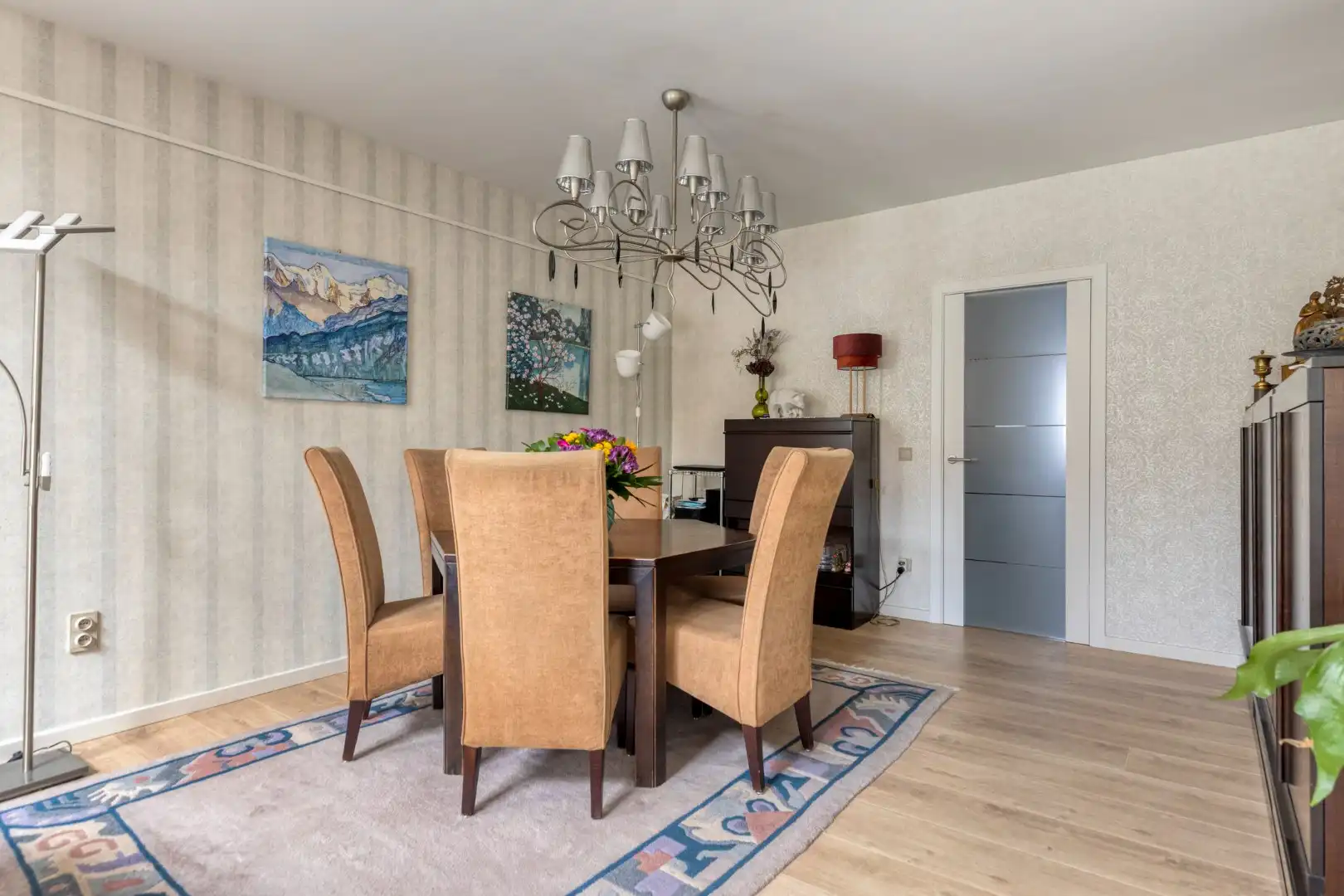 Riante gezinswoning met tuin en garage foto 3