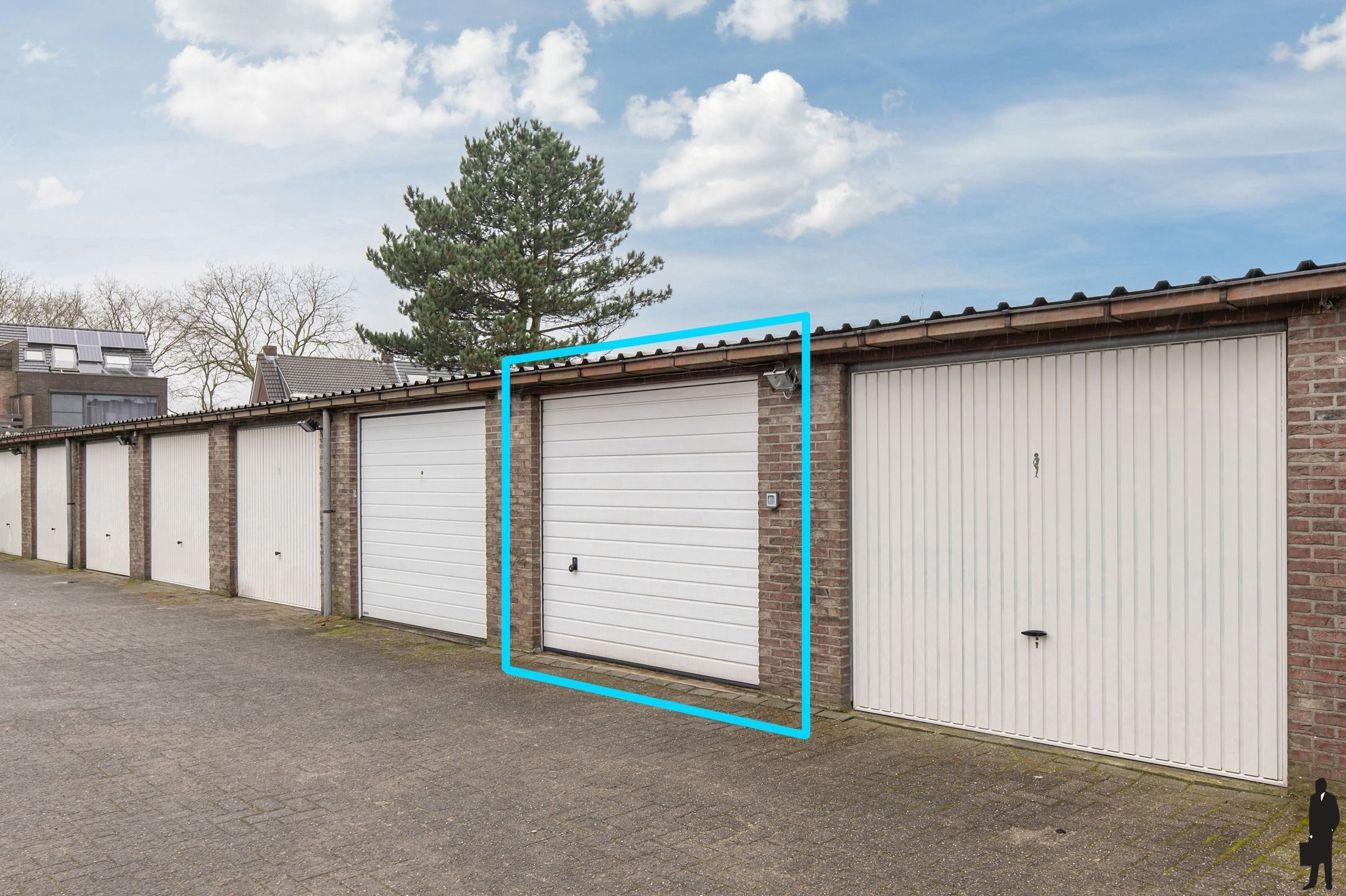 Centraal gelegen appartement met 2 slaapkamers en garagebox! foto 9