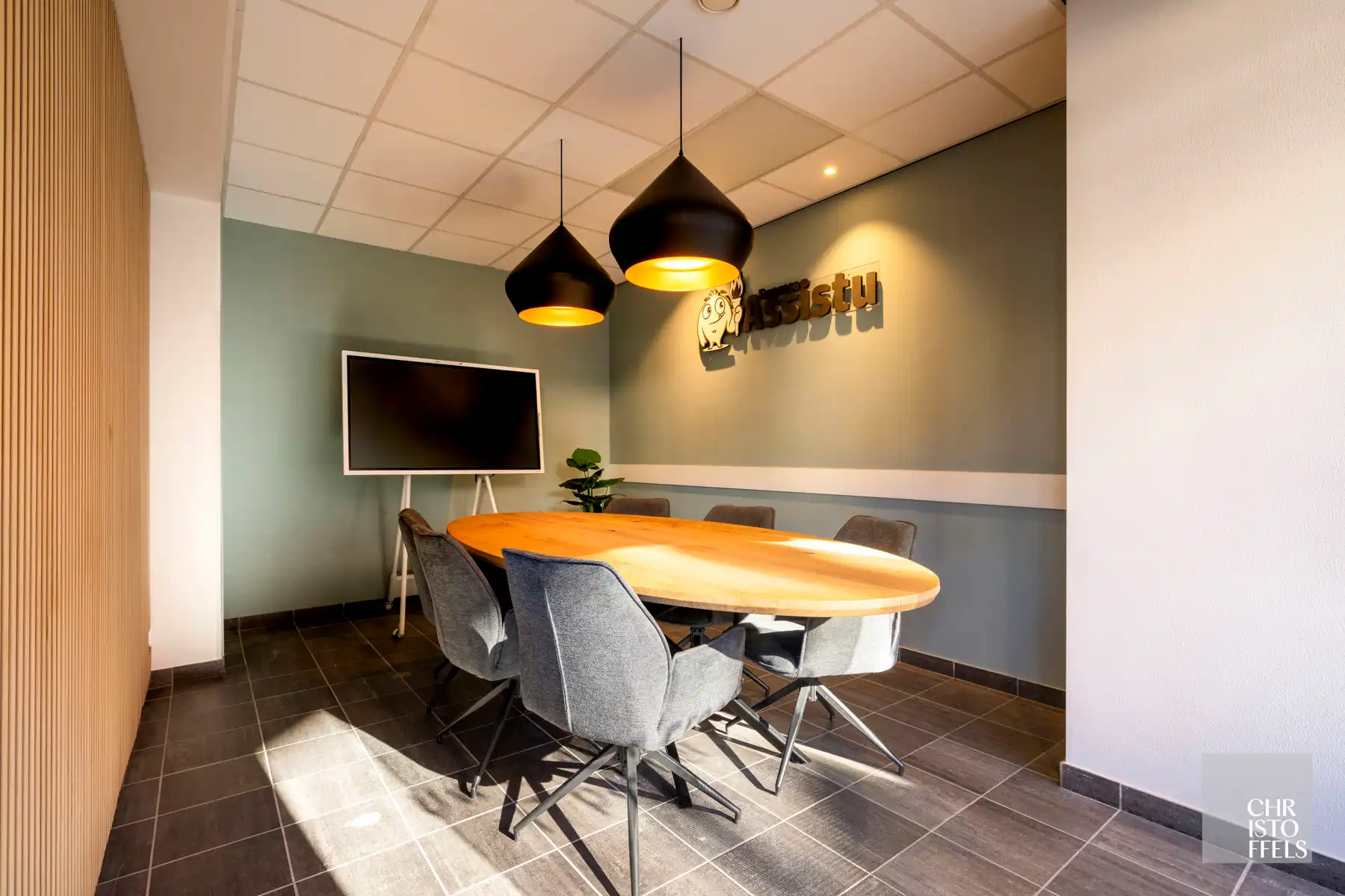 Moderne kantoorruimte van 104m² in Lanaken centrum! foto 3