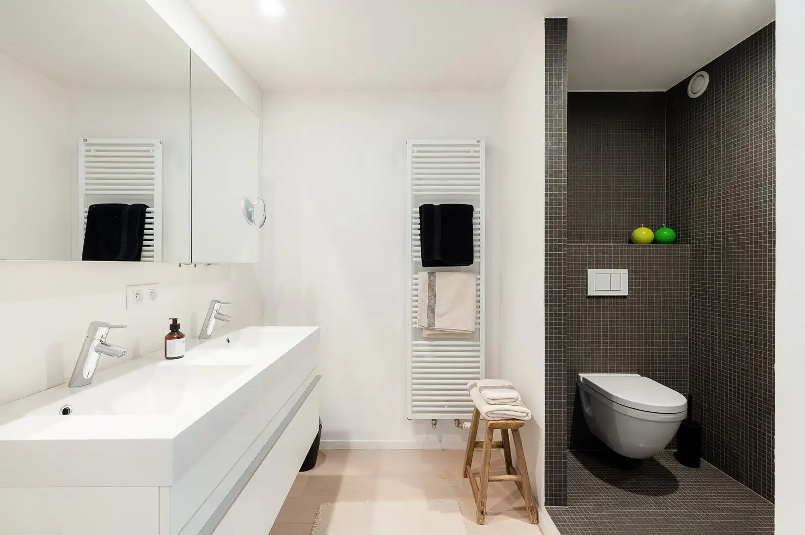 Ruim 4-slaapkamerappartement vlakbij de zee en RBSC in Duinbergen. foto 29