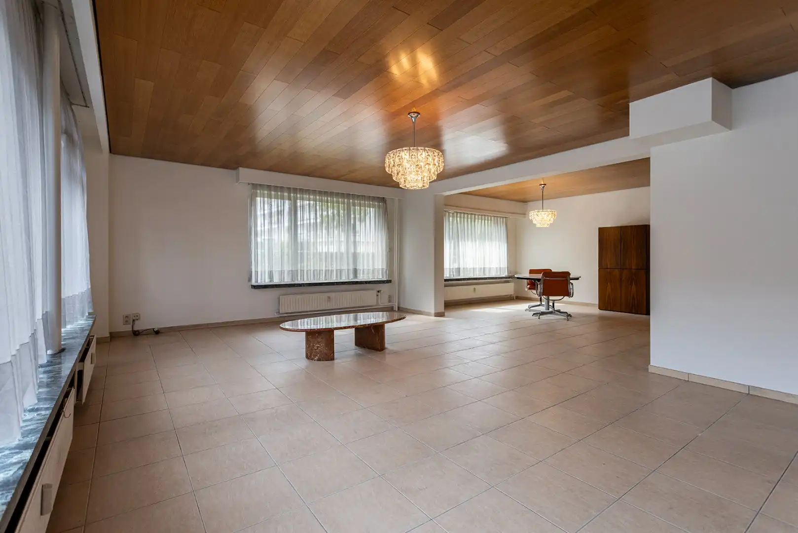 Gelijkvloers appartement (142m²) met 2 slpk & mogelijkheid tot aankoop garage of staanplaats! foto 2