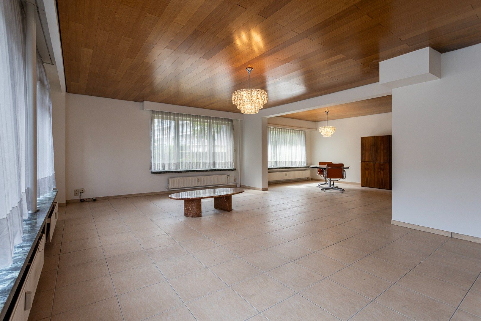 Gelijkvloers appartement (142m²) met 2 slpk & mogelijkheid tot aankoop garage of staanplaats! foto 2