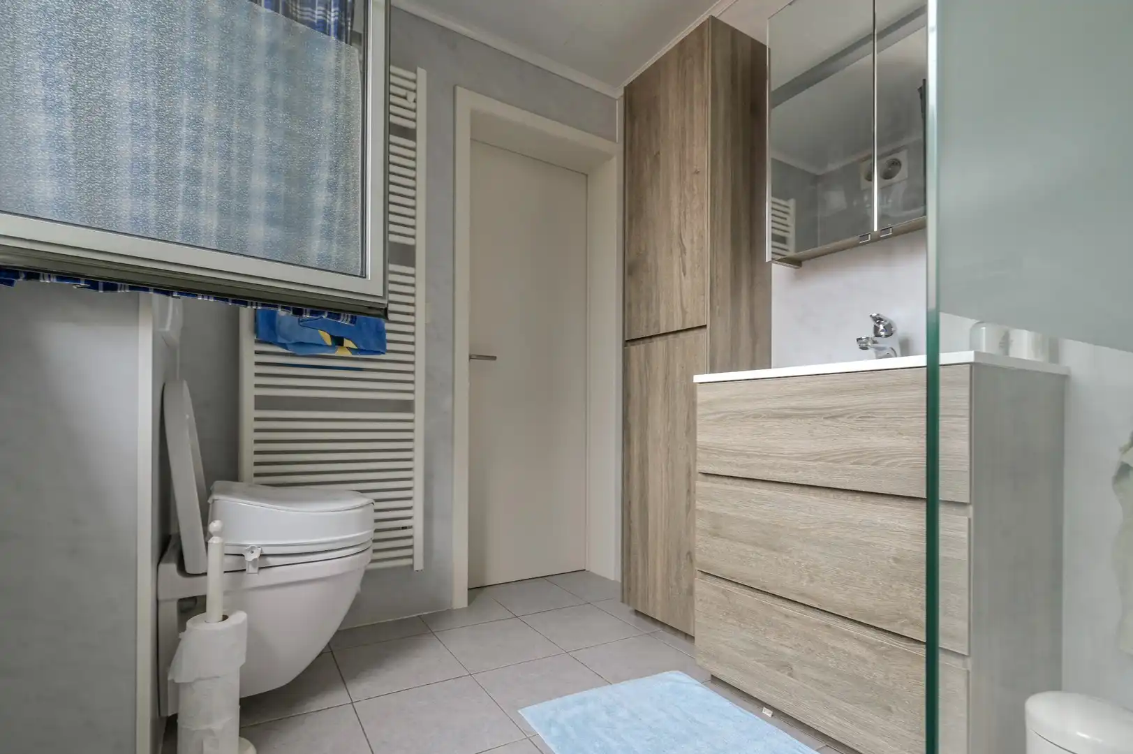 APPARTEMENT MET 2 SLAAPKAMERS, RUIME ZOLDER & TERRAS foto 8