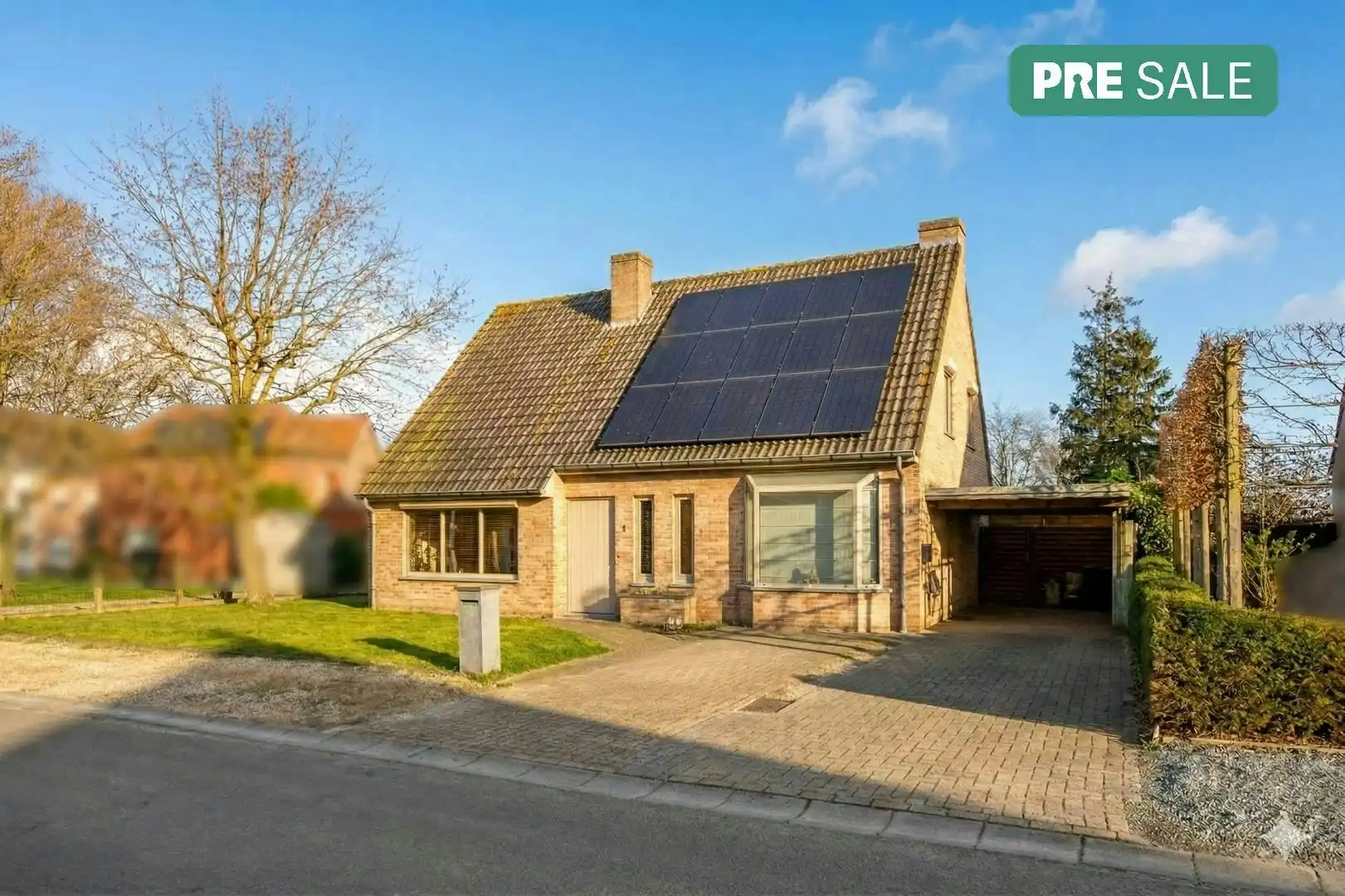 Alleenstaand huis met 4 kamers te koop in Desselgem foto {{pictureIndex}}