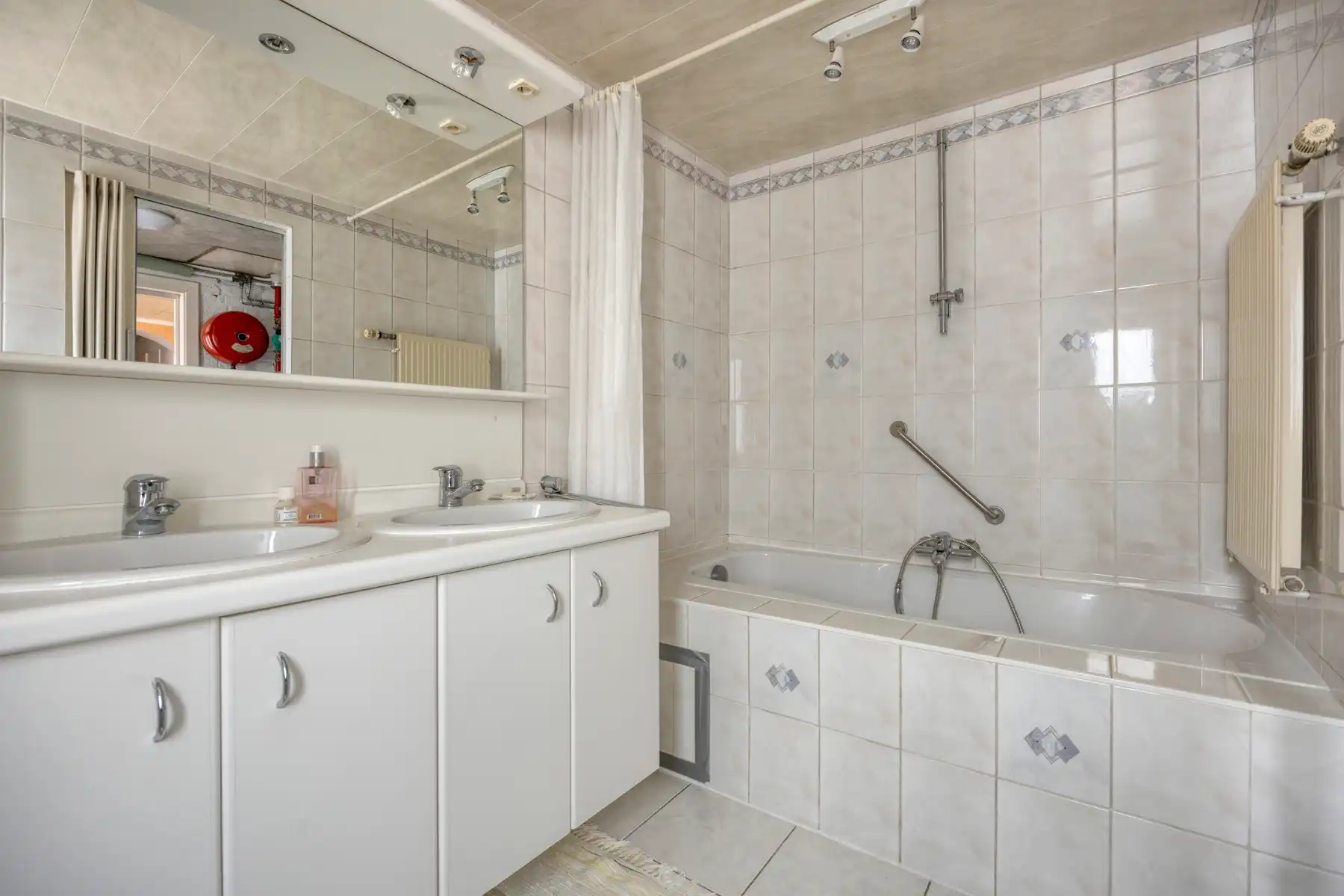 Te renoveren woning / projectgrond op centrale ligging  foto 15