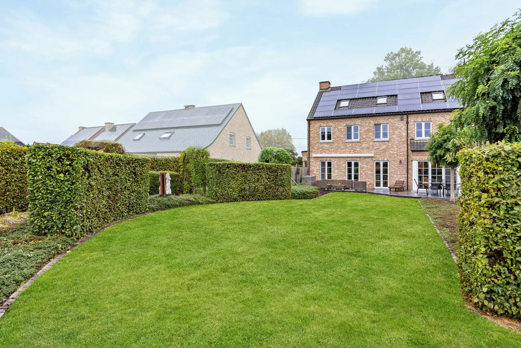 Exclusieve villa met zonnige tuin in Mal foto 45
