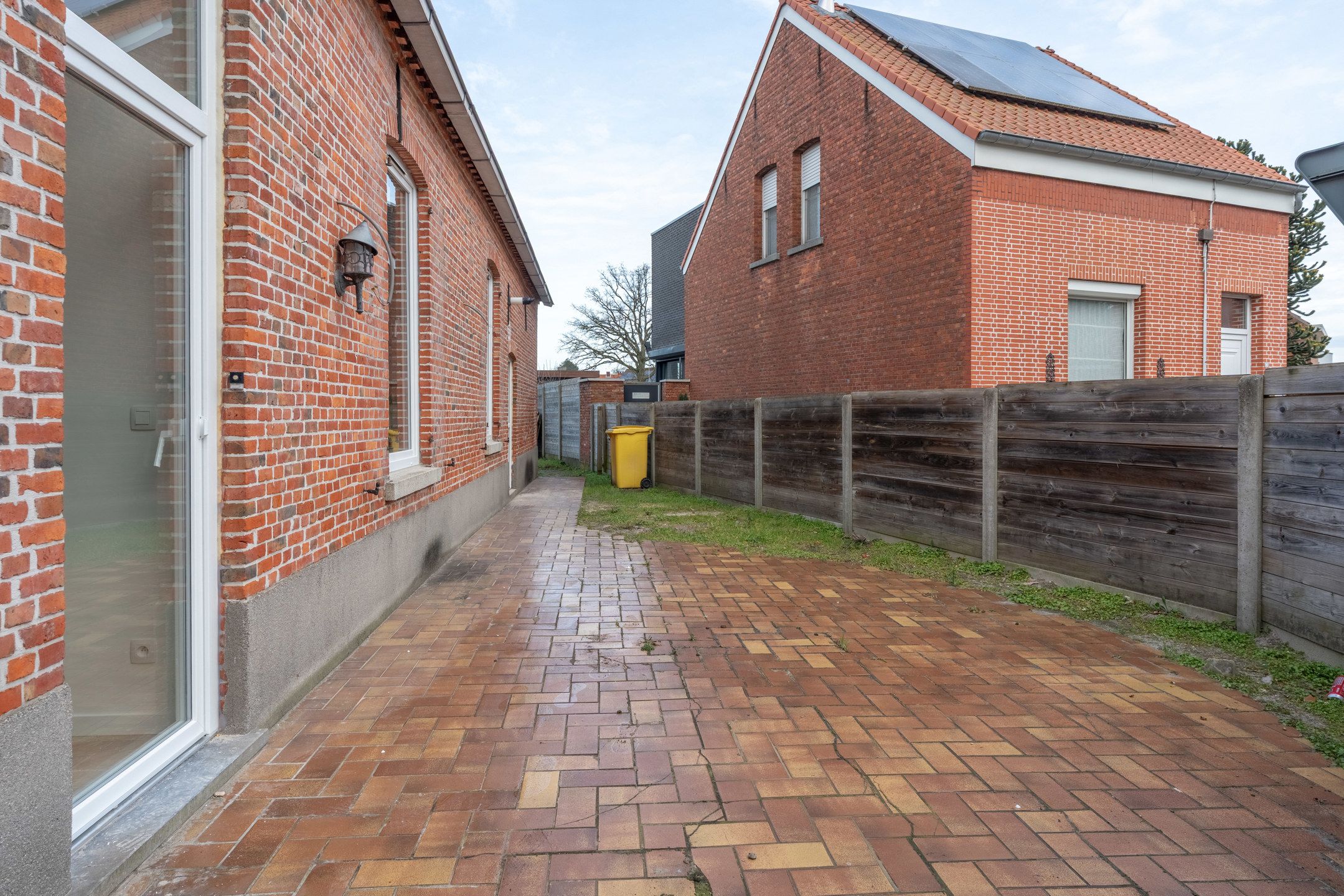 Gerenoveerde woning met 4 slaapkamers op 375m² te Arendonk. foto 13