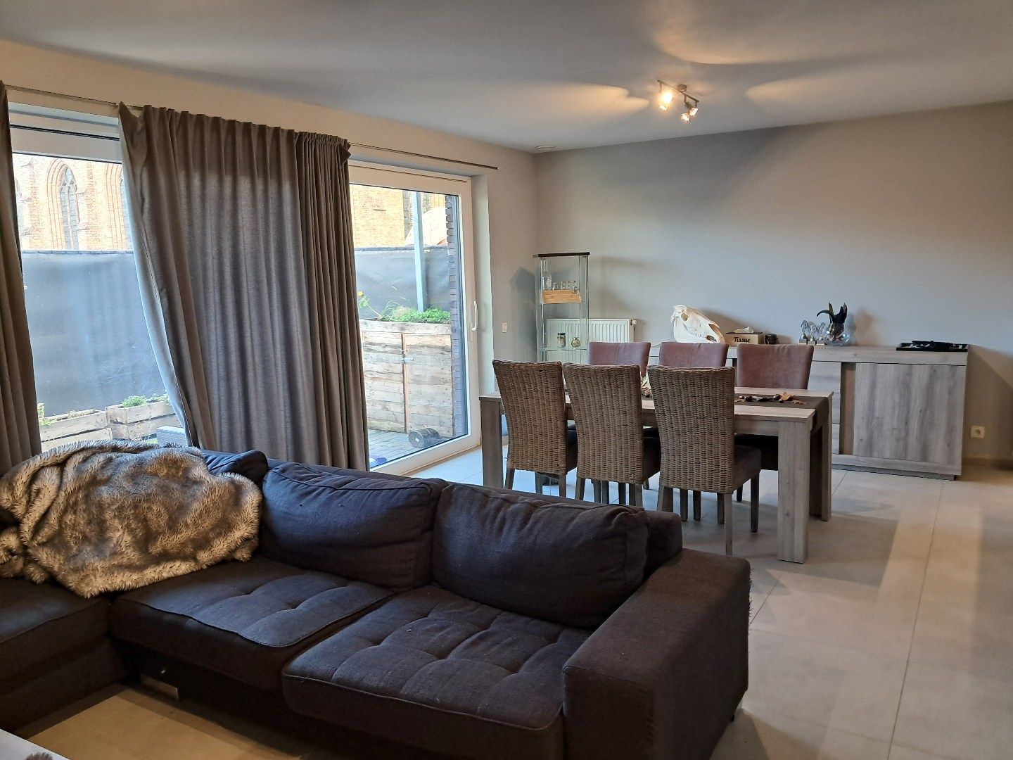 Ruim gelijkvloers appartement te Oostveld. foto 2