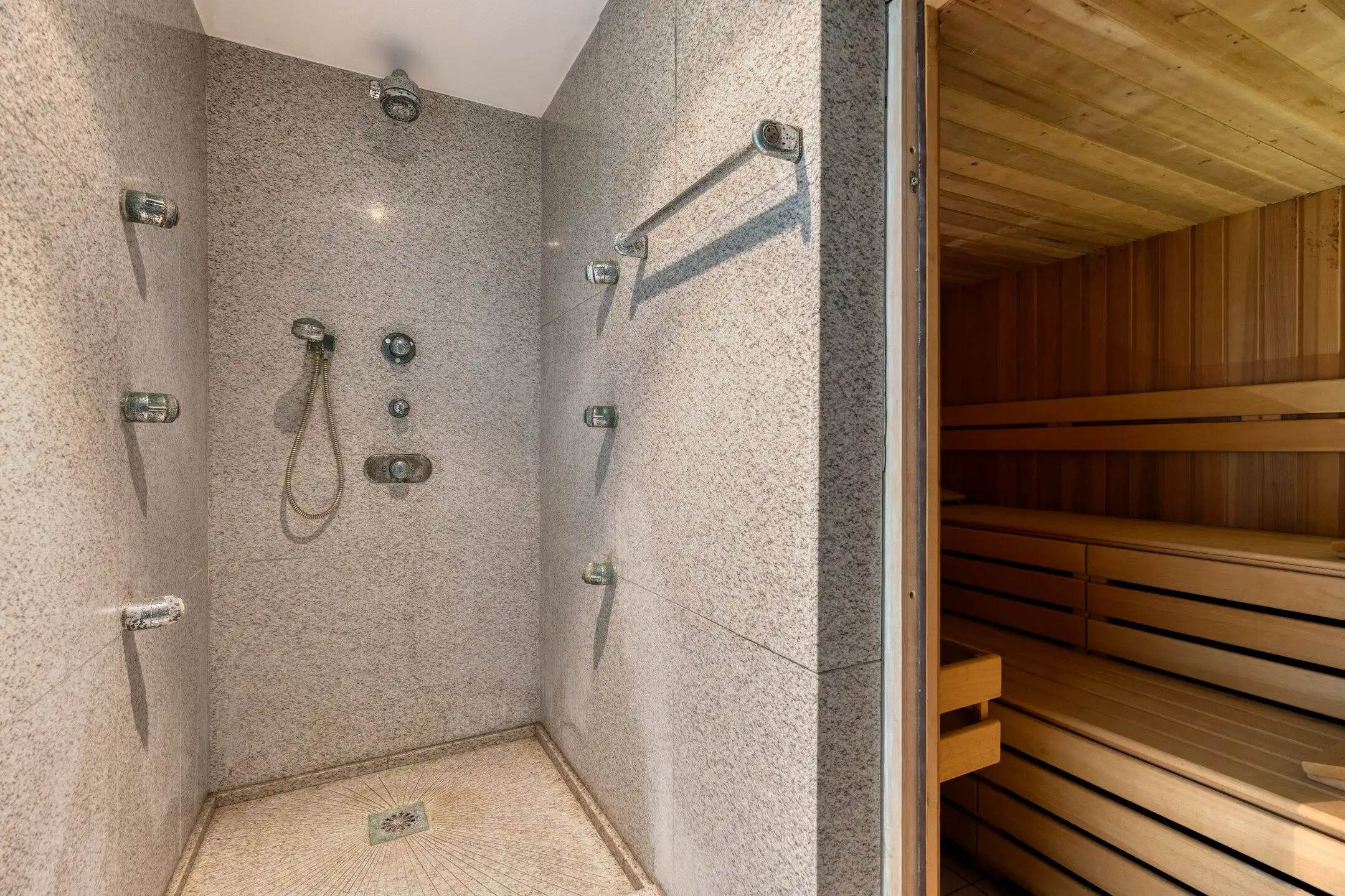 Klassevolle villa: wonen in een oase van ruimte en rust foto 19