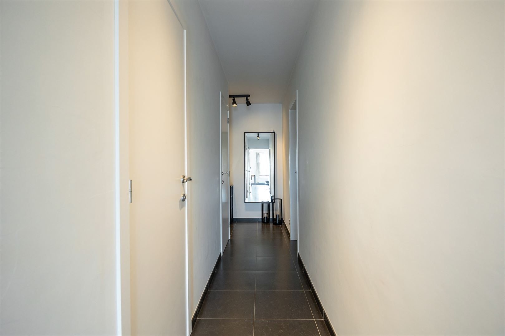 Lichtrijk penthouse met terras, zolder en dubbele garagebox. foto 11