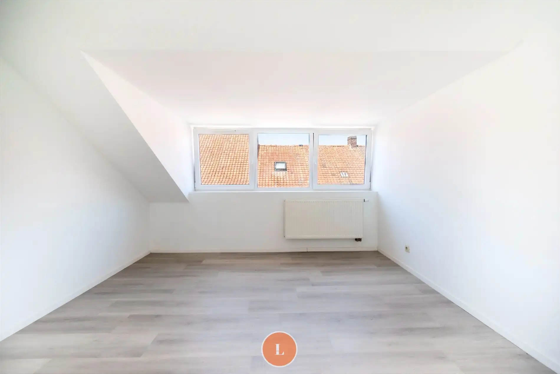 Gerenoveerde gezinswoning met mogelijkheid tot 4 slaapkamers en tuin in Menen foto 11