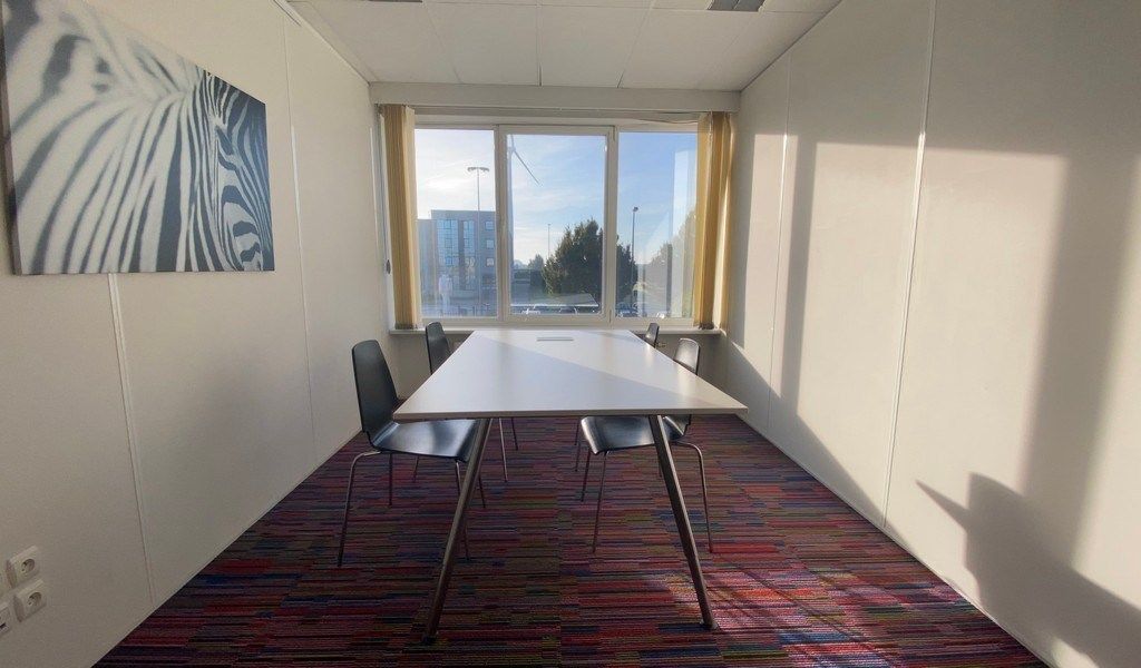 Instapklaar kantoor te huur in Brandstraat, Lokeren foto 8