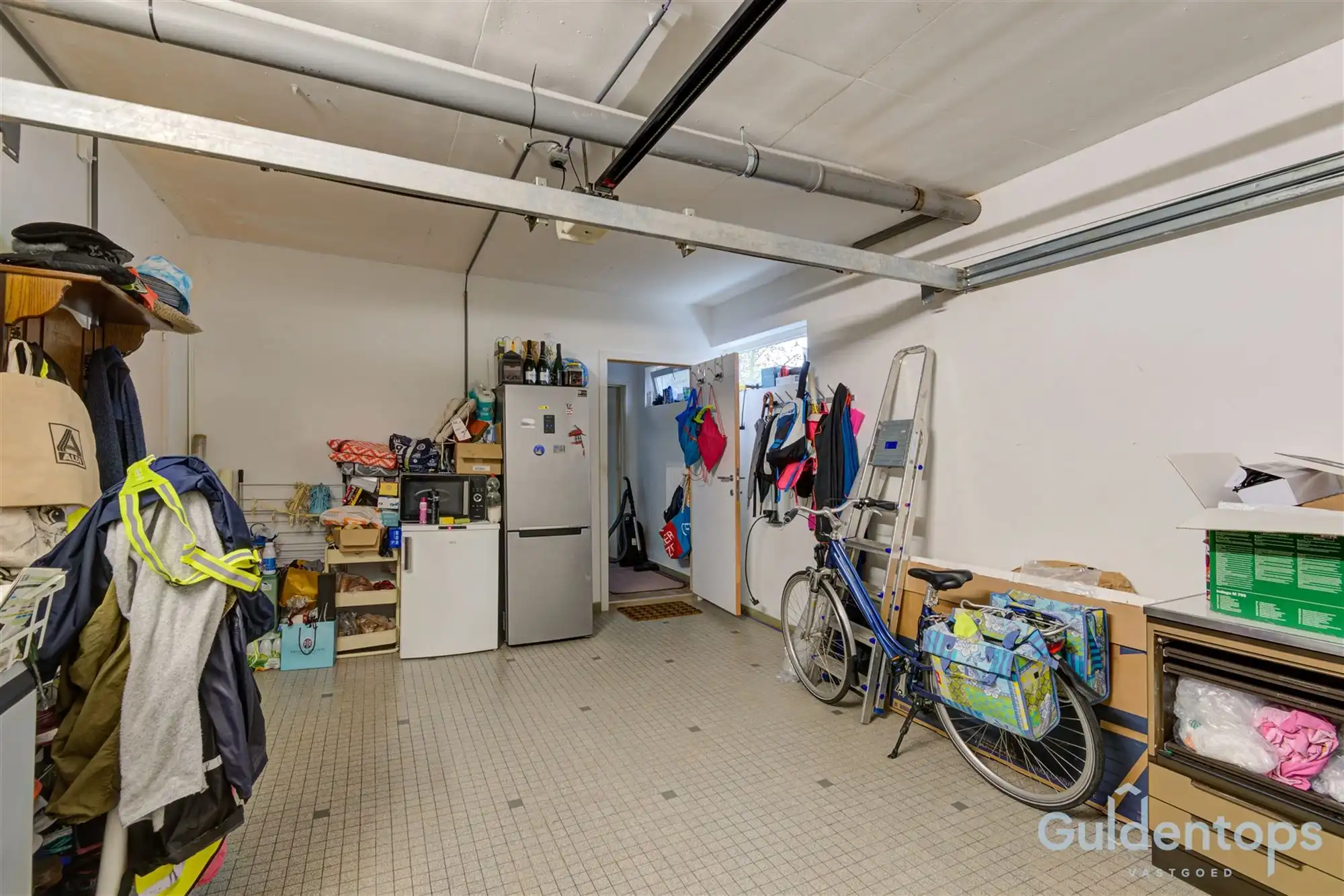 Knappe villa op exceptioneel perceel in gegeerde wijk foto 17