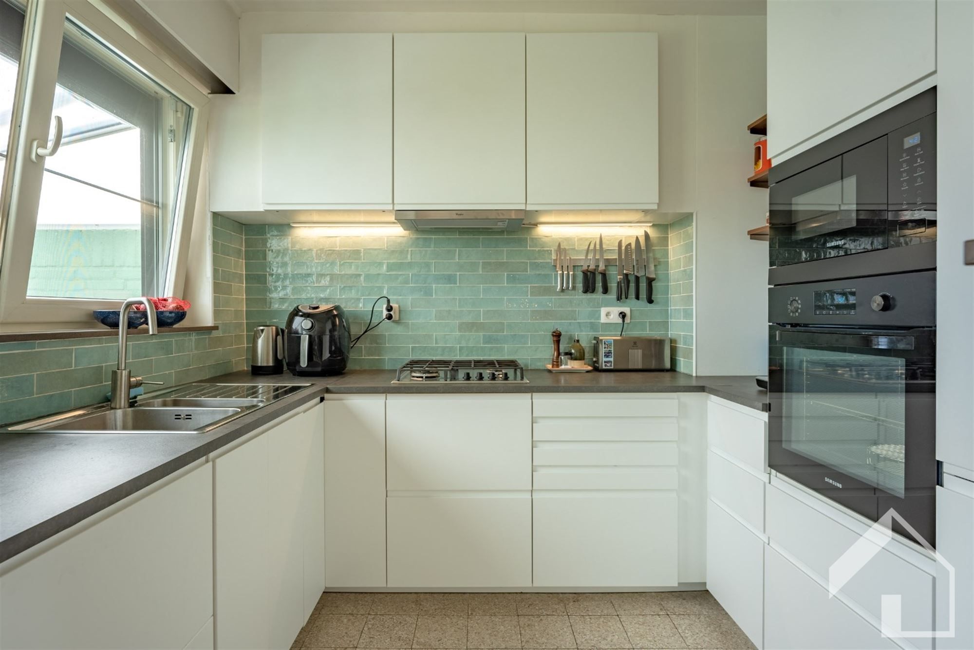 Instapklare ruime woning met tuin, garage en 4 slaapkamers foto 6
