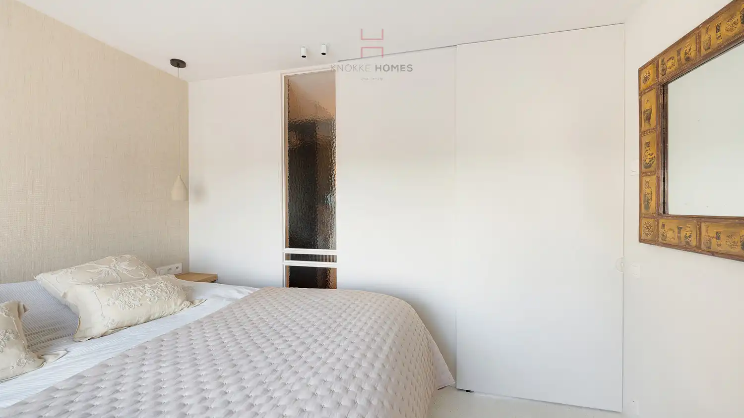 Luxueus vernieuwde penthouse op de zeedijk in Duinbergen foto 11