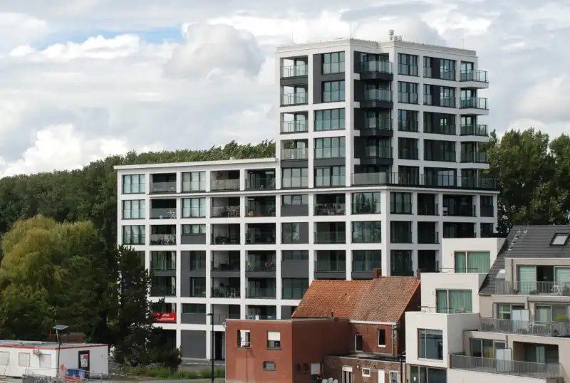 Appartement aan het water met zicht op de vaart inclusief garage foto {{pictureIndex}}
